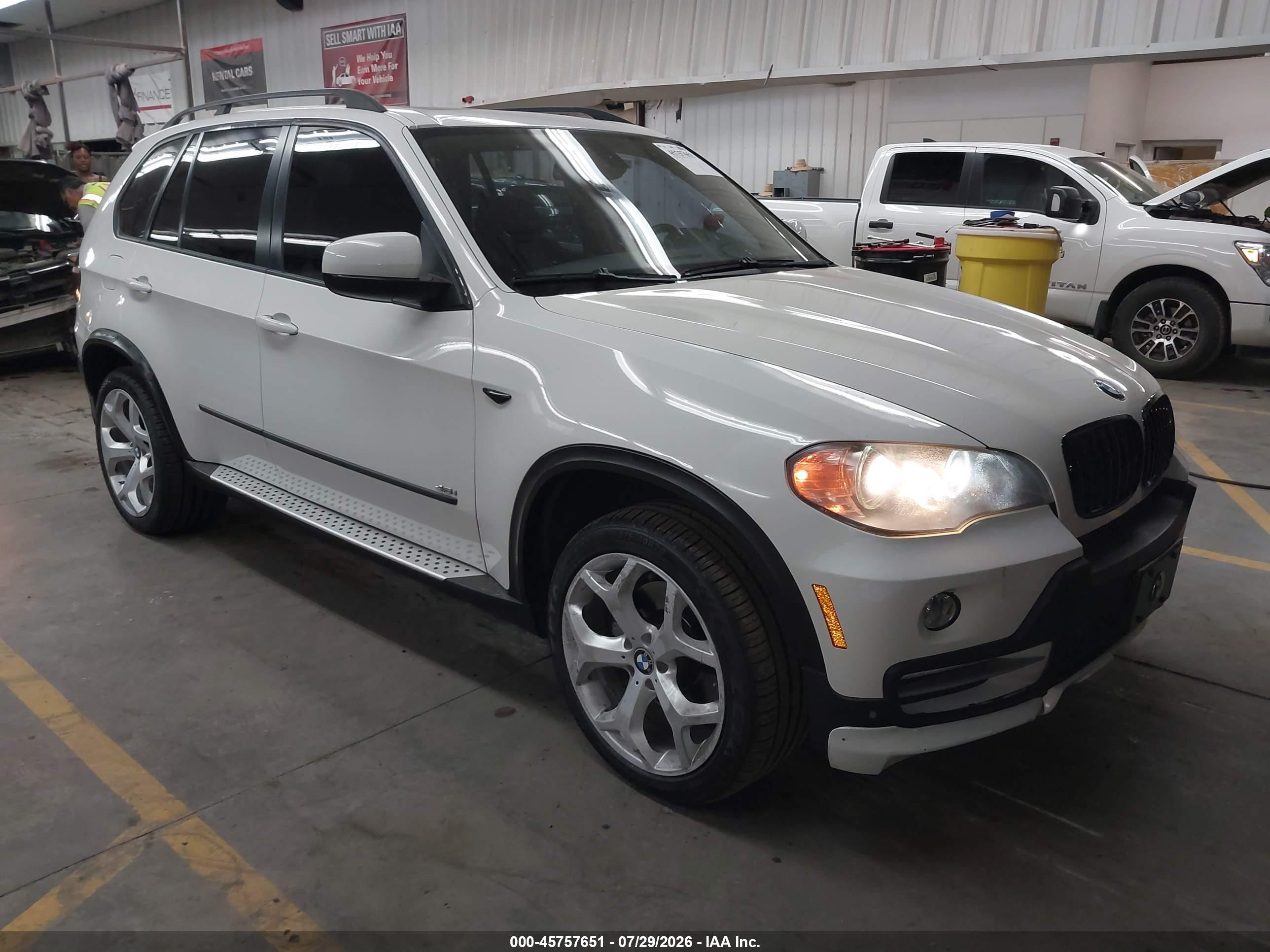 2007 BMW X5 4.8i, VIN 5UXFE83517LZ38369 — Front end