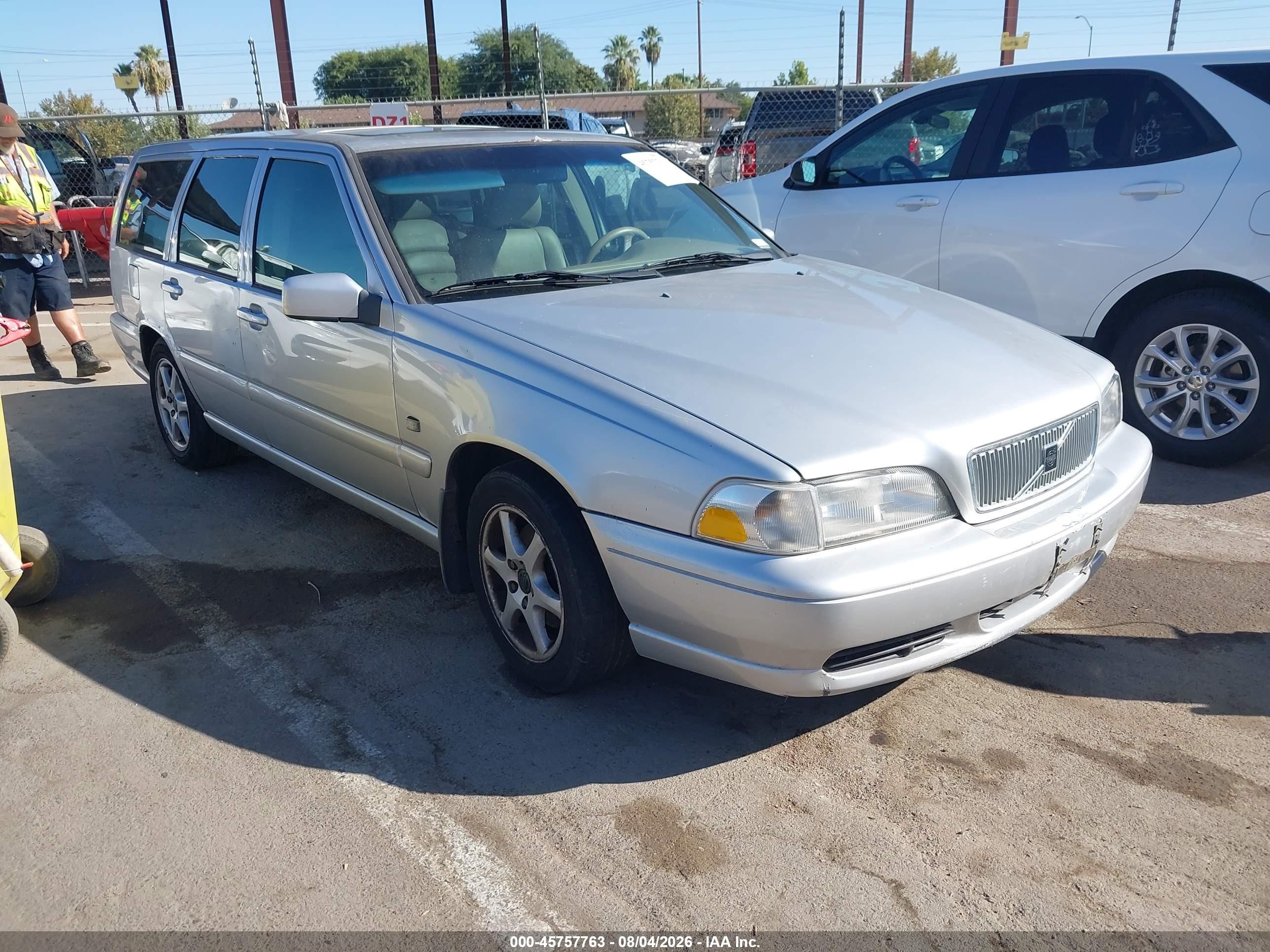 1999 Volvo V70 GLT, VIN YV1LW56D6X2628057 — Normal wear
