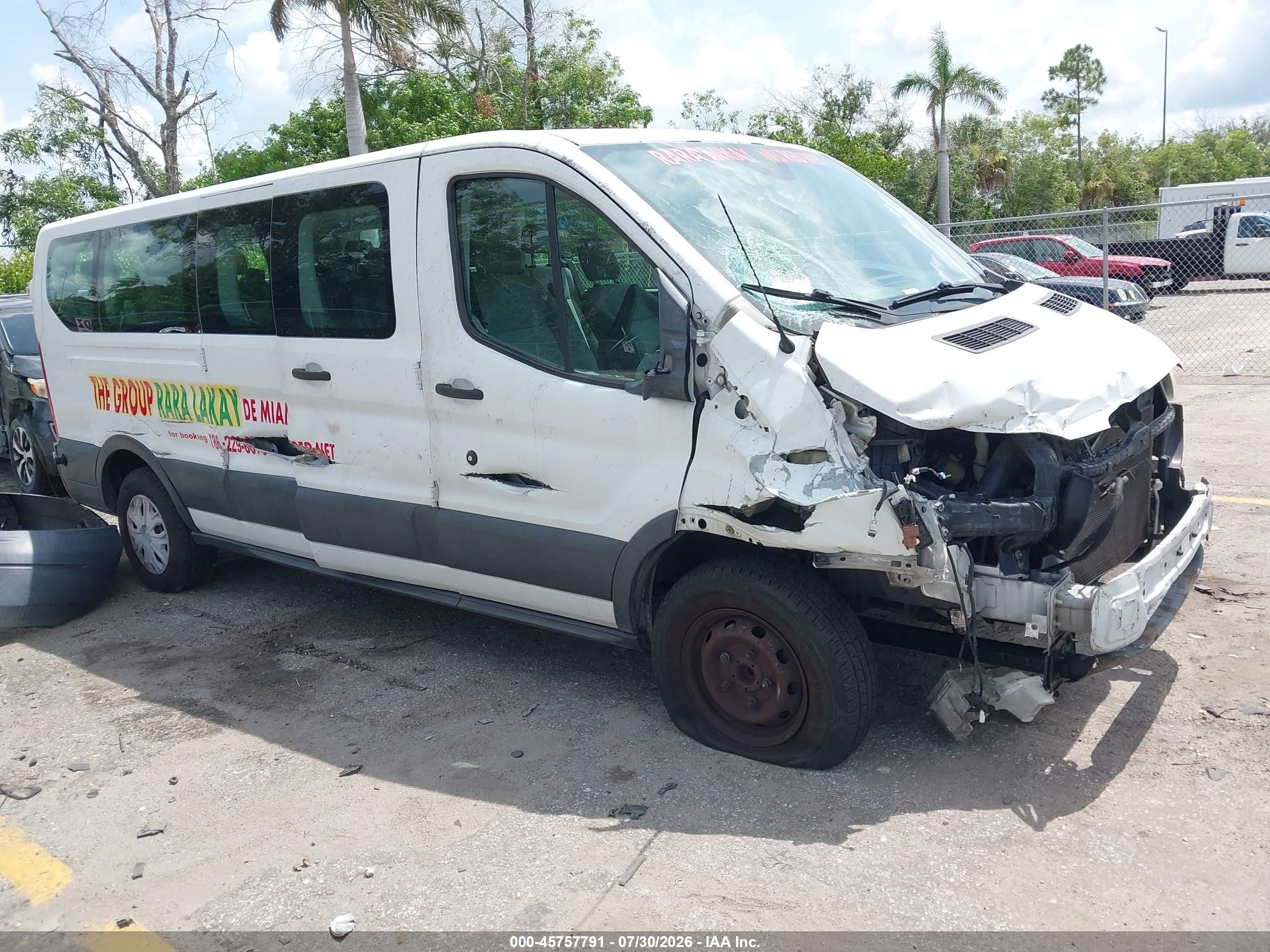 2015 Ford Transit XLT, VIN 1FBZX2ZM7FKA17917 — Front end