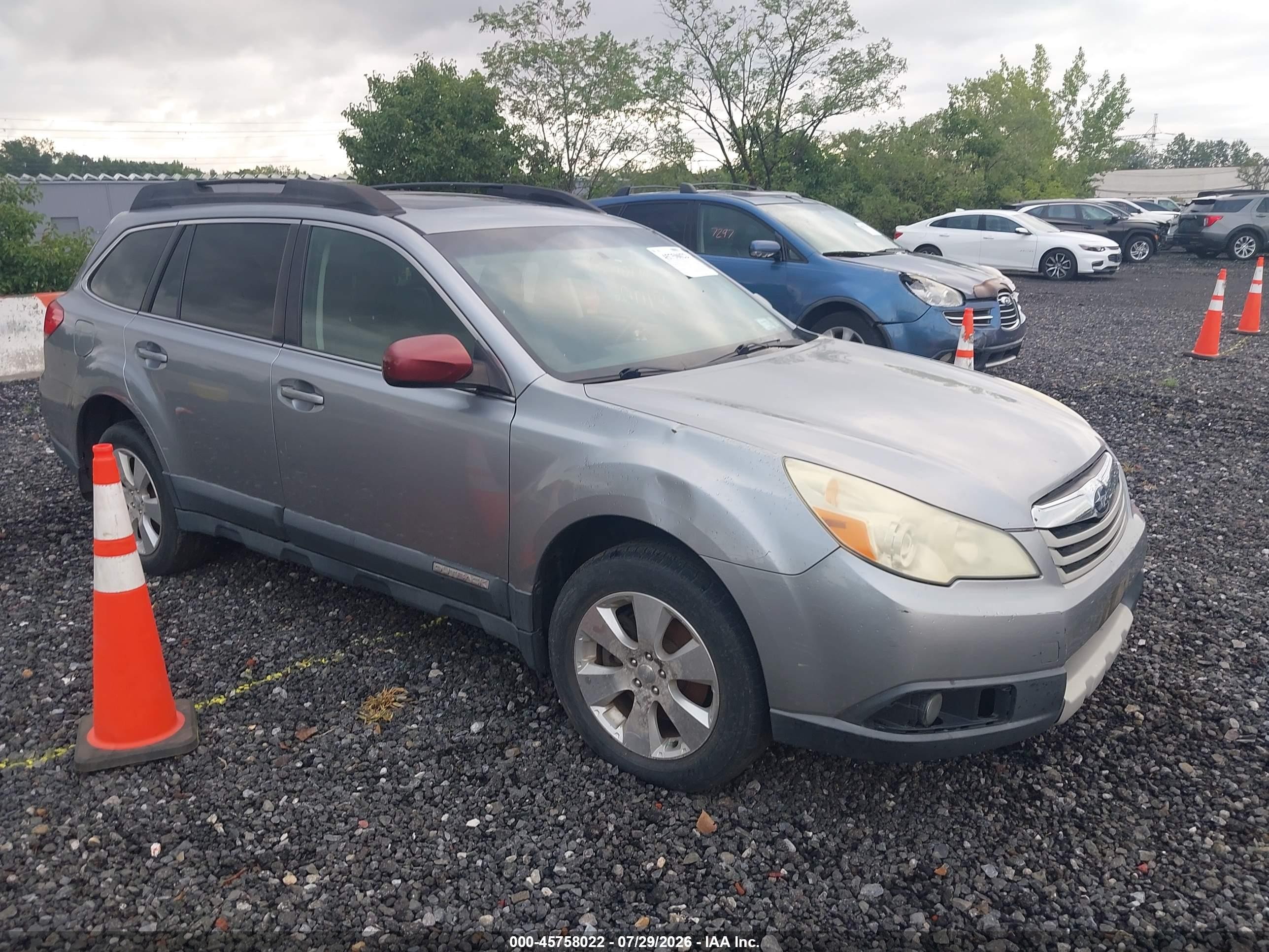 2010 Subaru Outback Limited Power Moon, VIN 4S4BRDLC2A2375580 — Normal wear