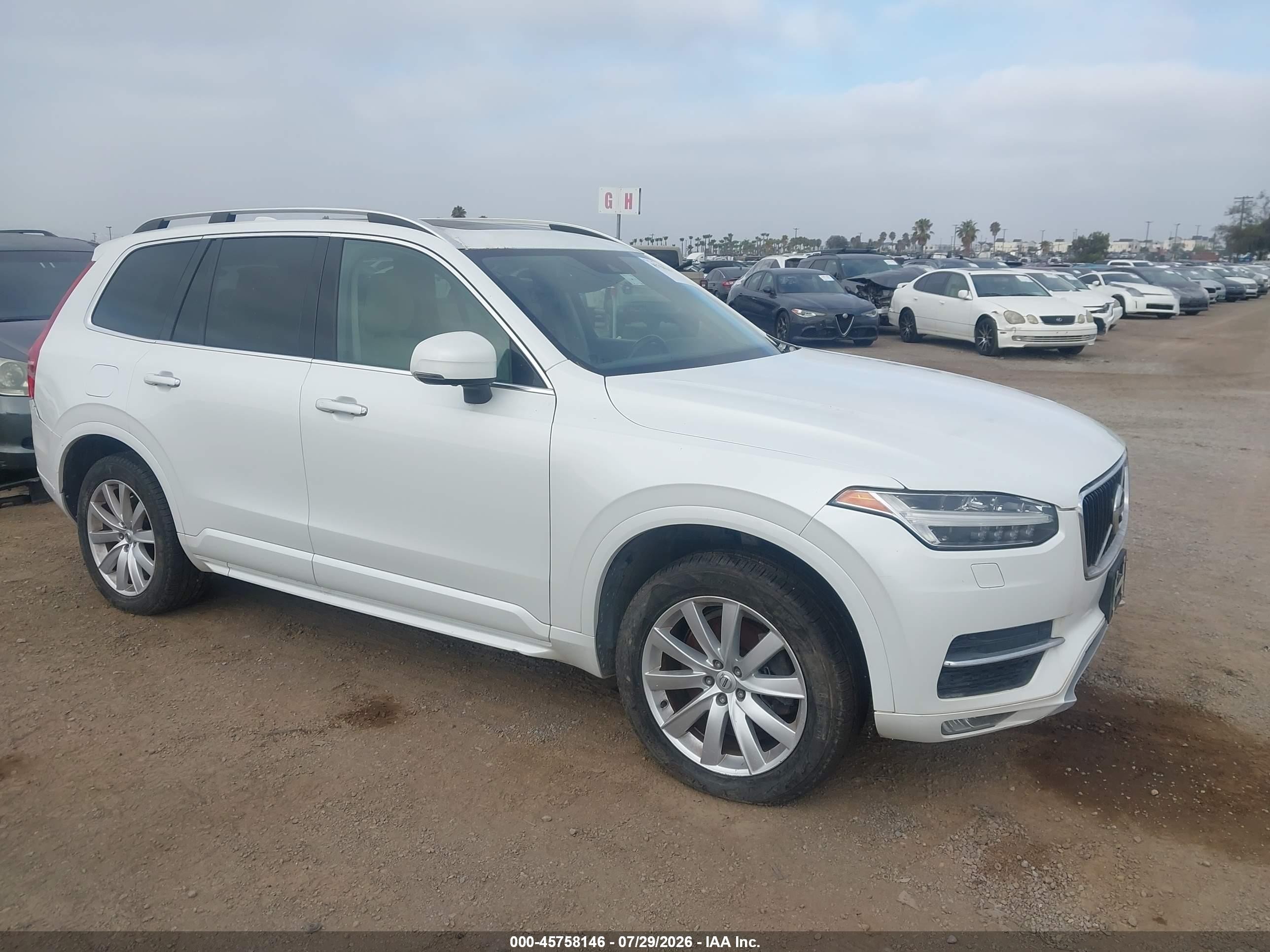 2017 Volvo XC90 Momentum, VIN YV4A22PK3H1183656 — Обычный износ