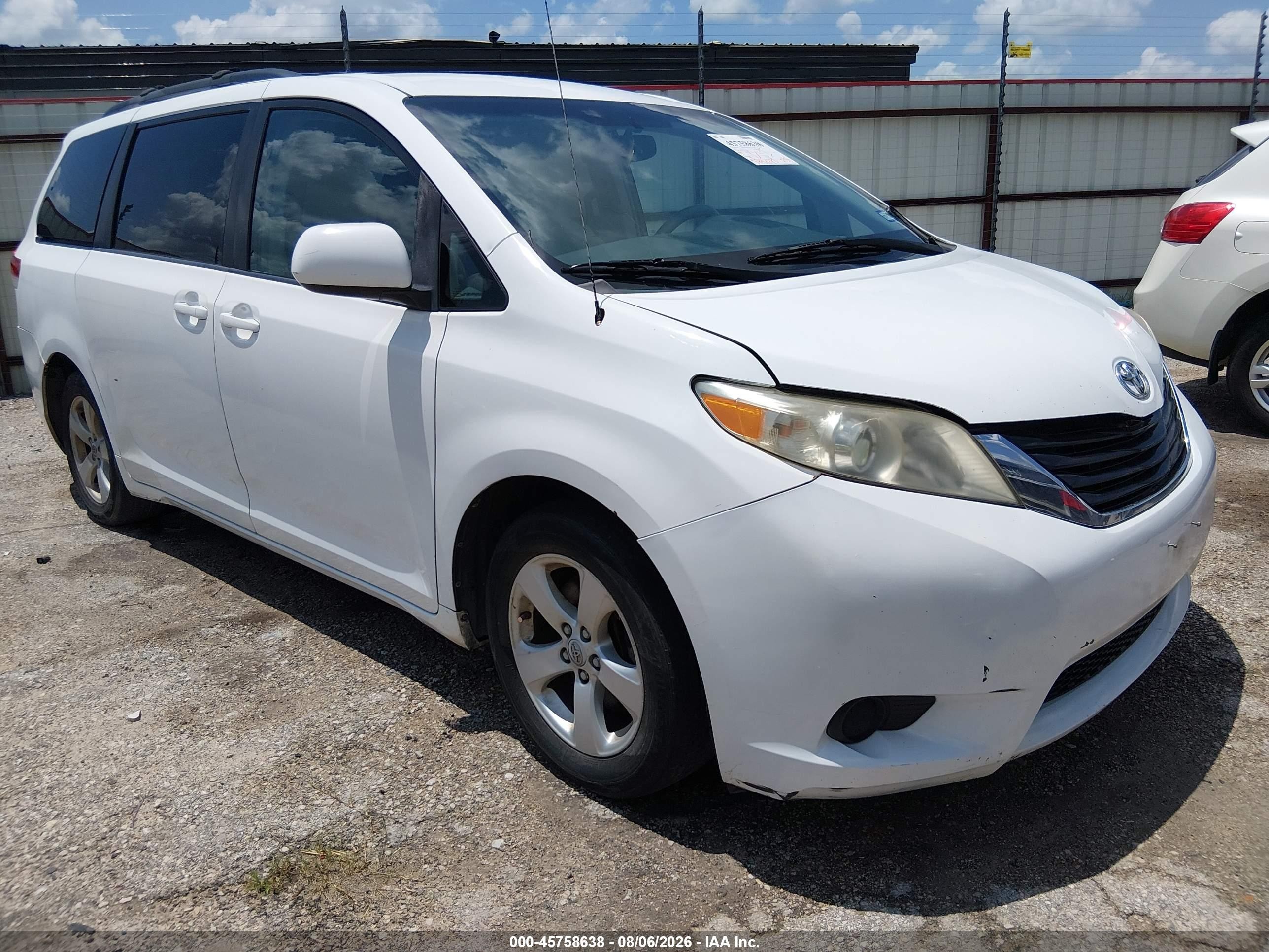 2012 Toyota Sienna LE, VIN 5TDKK3DC5CS191926 — Normal wear