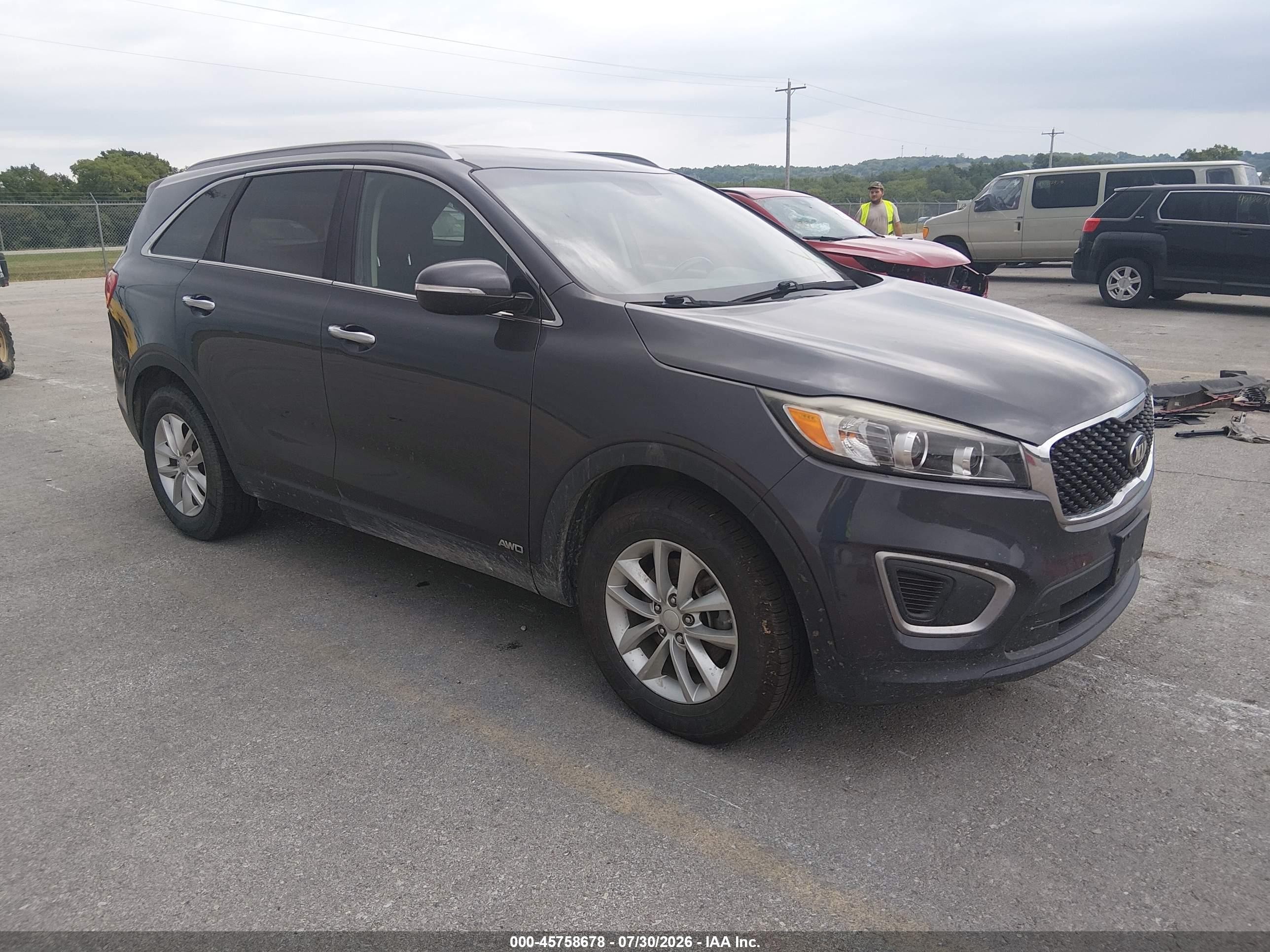 2016 Kia Sorento LX, VIN 5XYPGDA32GG102088 — Normal wear