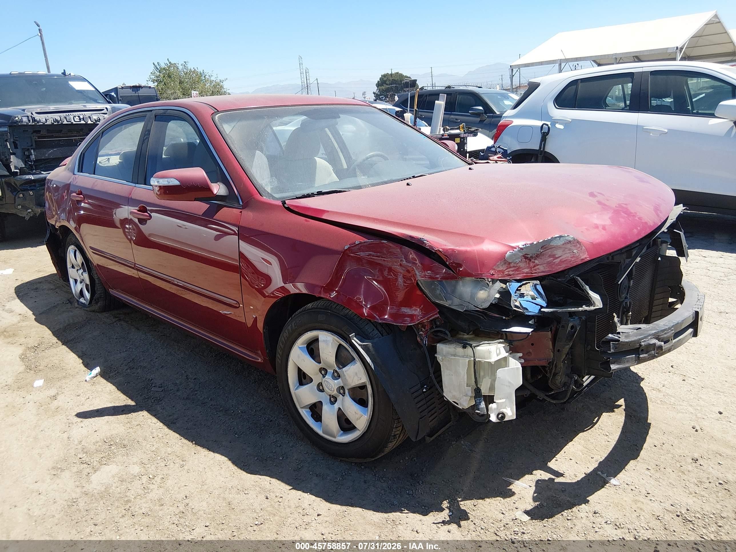 2009 Kia Optima LX, VIN KNAGE228895321747 — Перед
