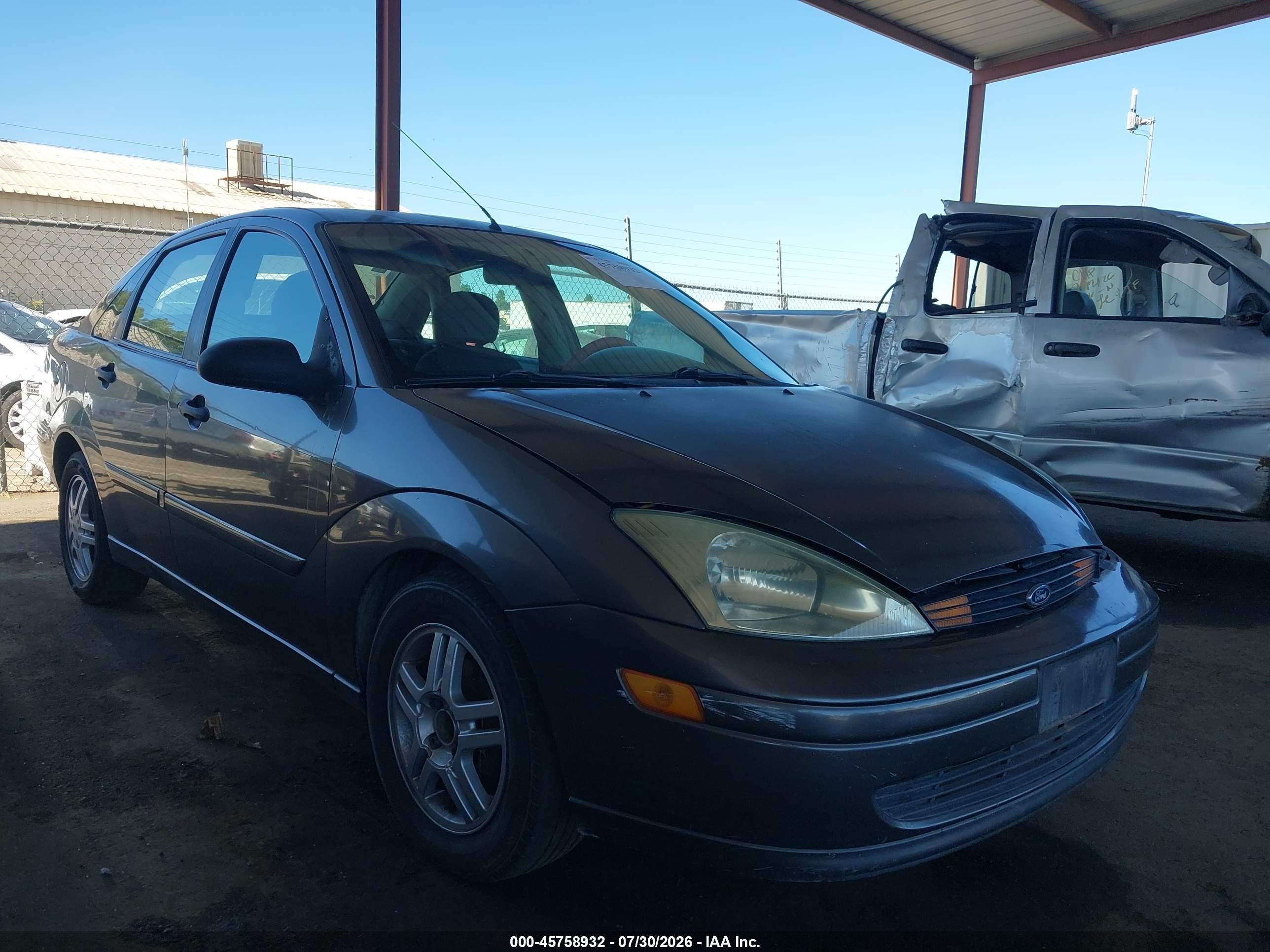 2002 Ford Focus SE, VIN 1FAFP34362W112402 — Перед
