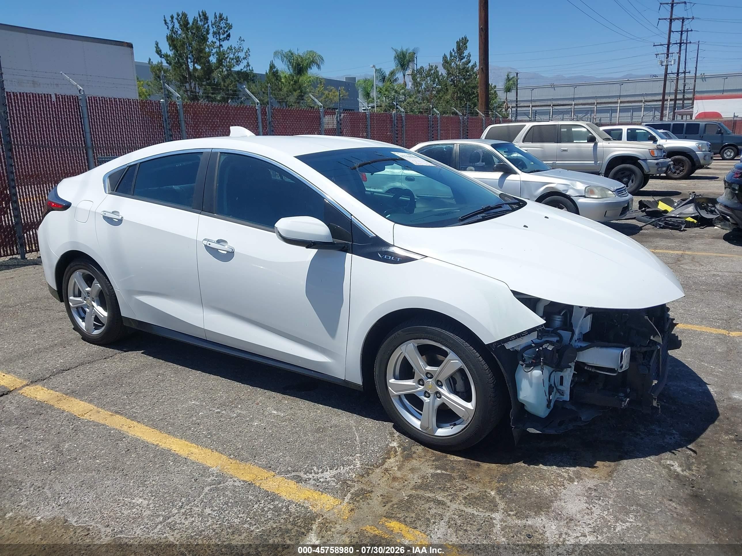 2017 Chevrolet Volt LT, VIN 1G1RC6S5XHU113235 — Front end