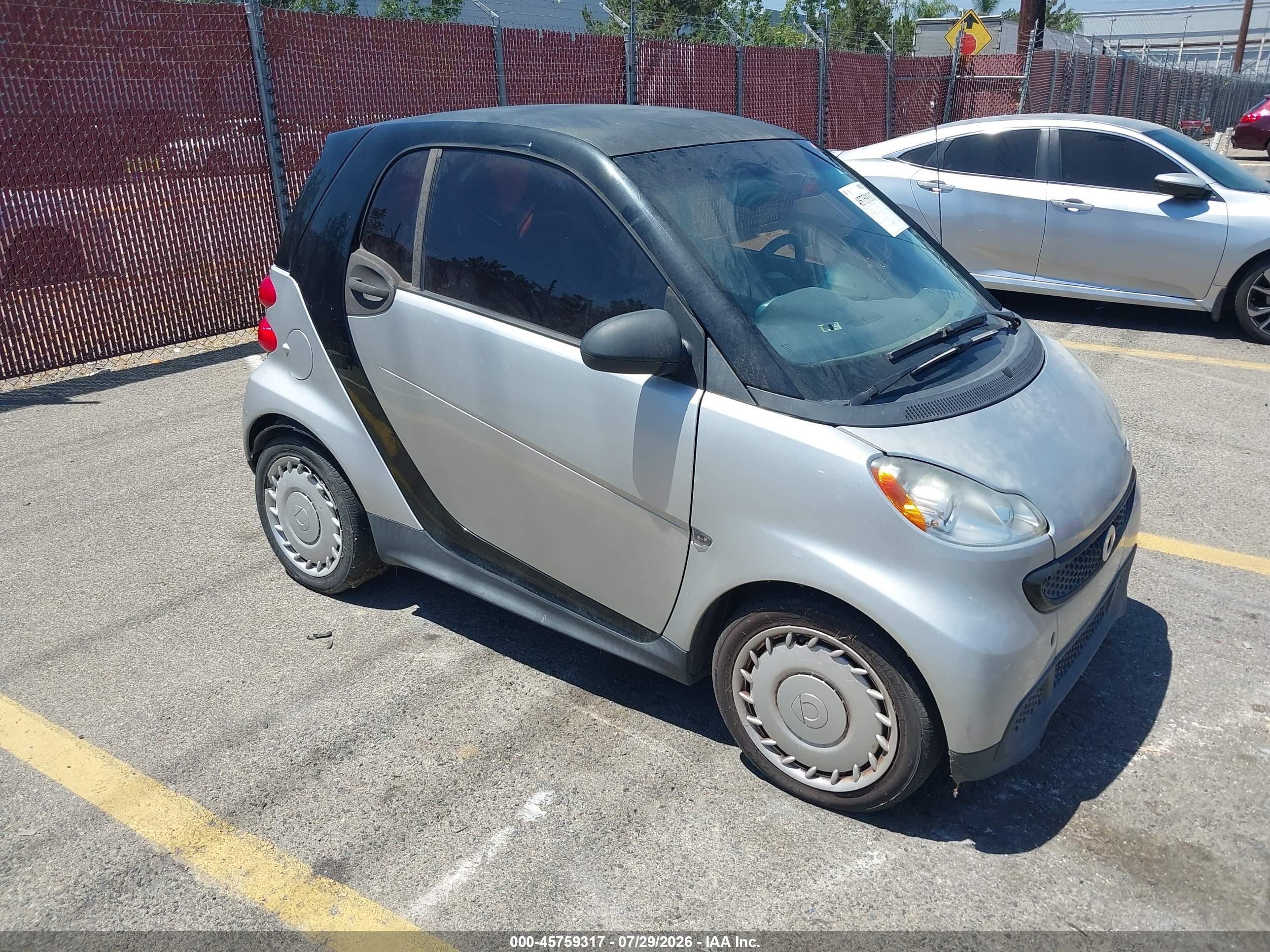 2013 Smart fortwo Pure, VIN WMEEJ3BA6DK706136 — Normal wear