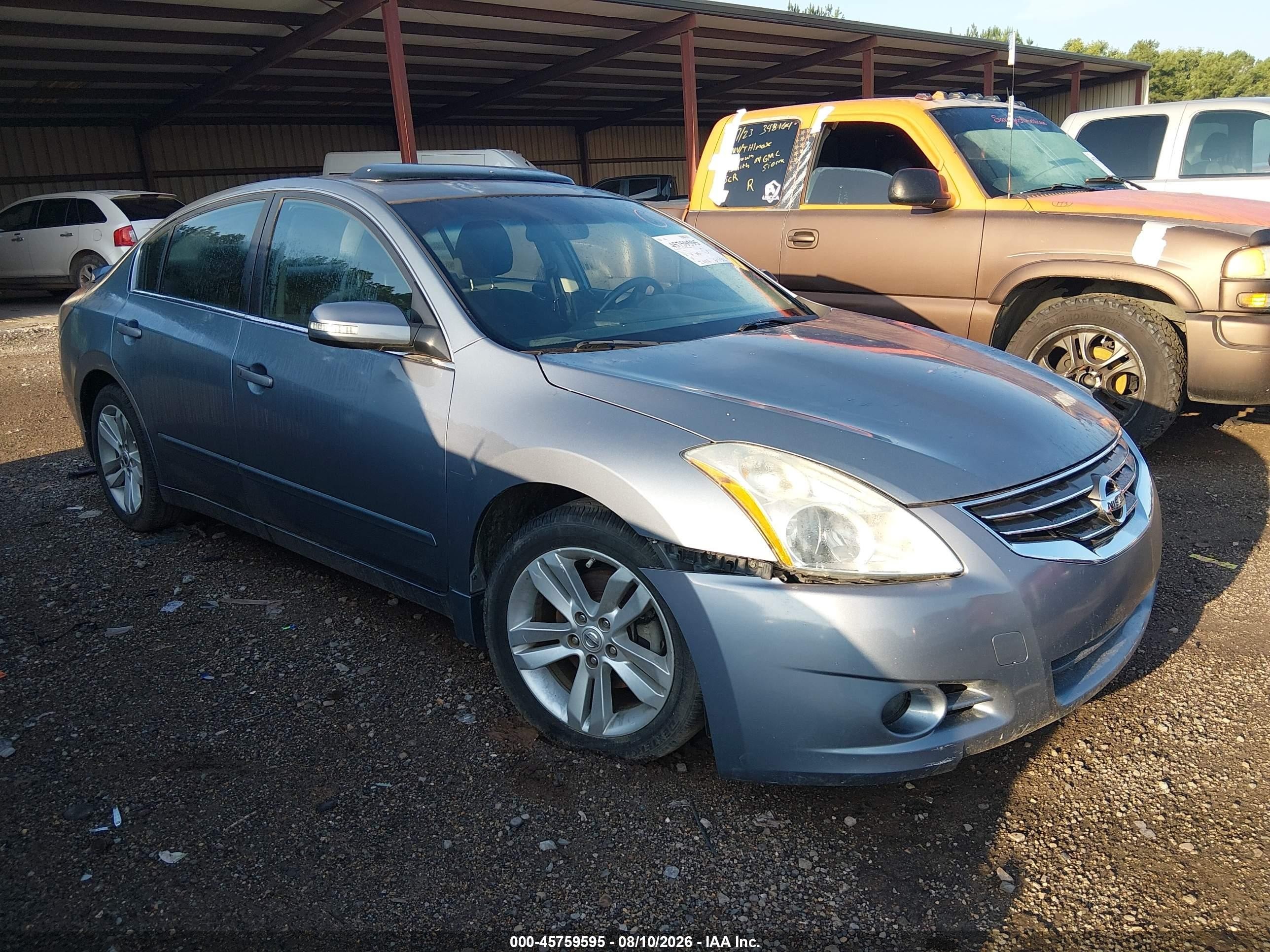 2011 Nissan Altima SR, VIN 1N4BL2AP5BN493631 — Normal wear