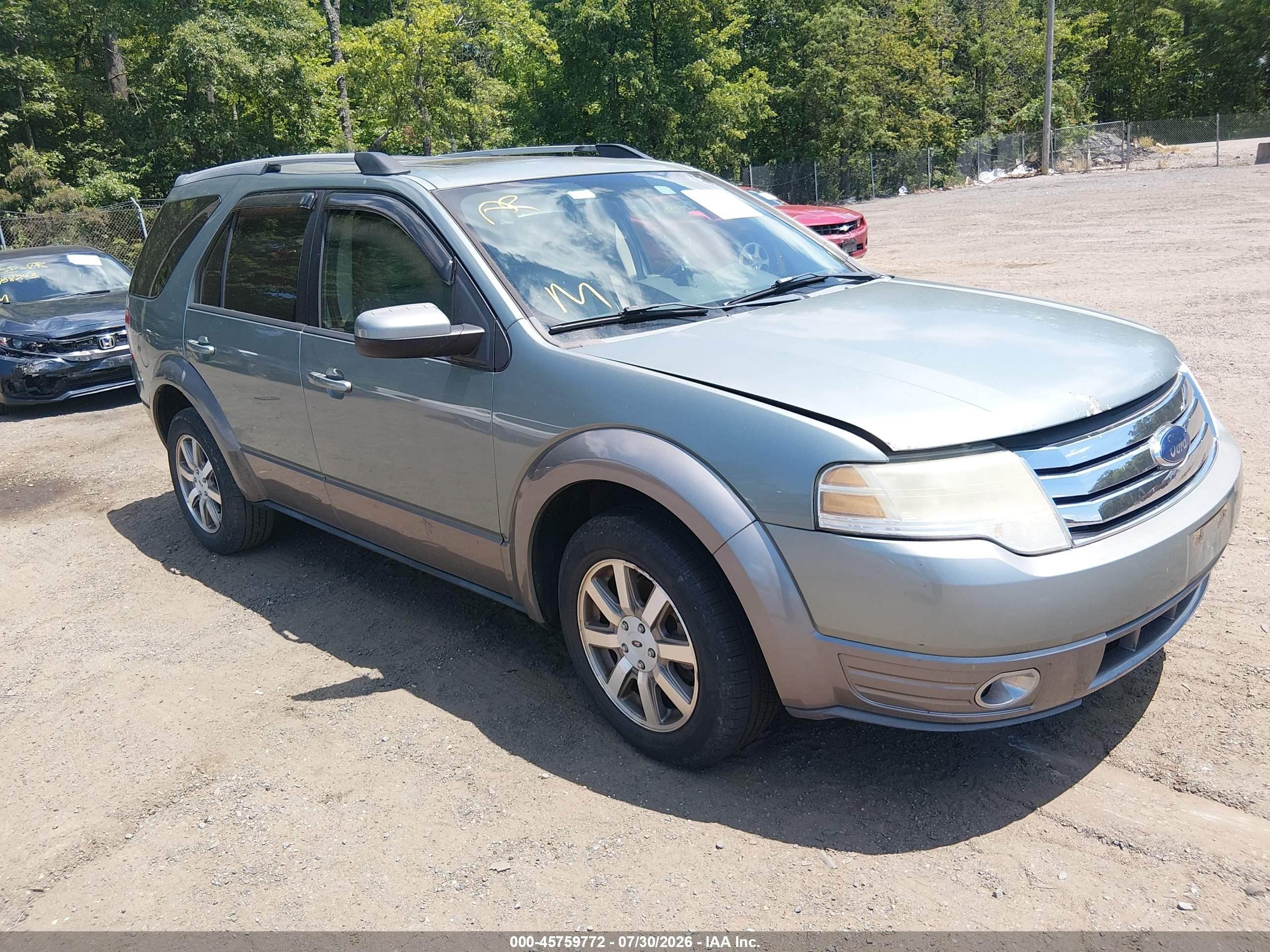 2008 Ford Taurus X SEL, VIN 1FMDK02W68GA33242 — Перед