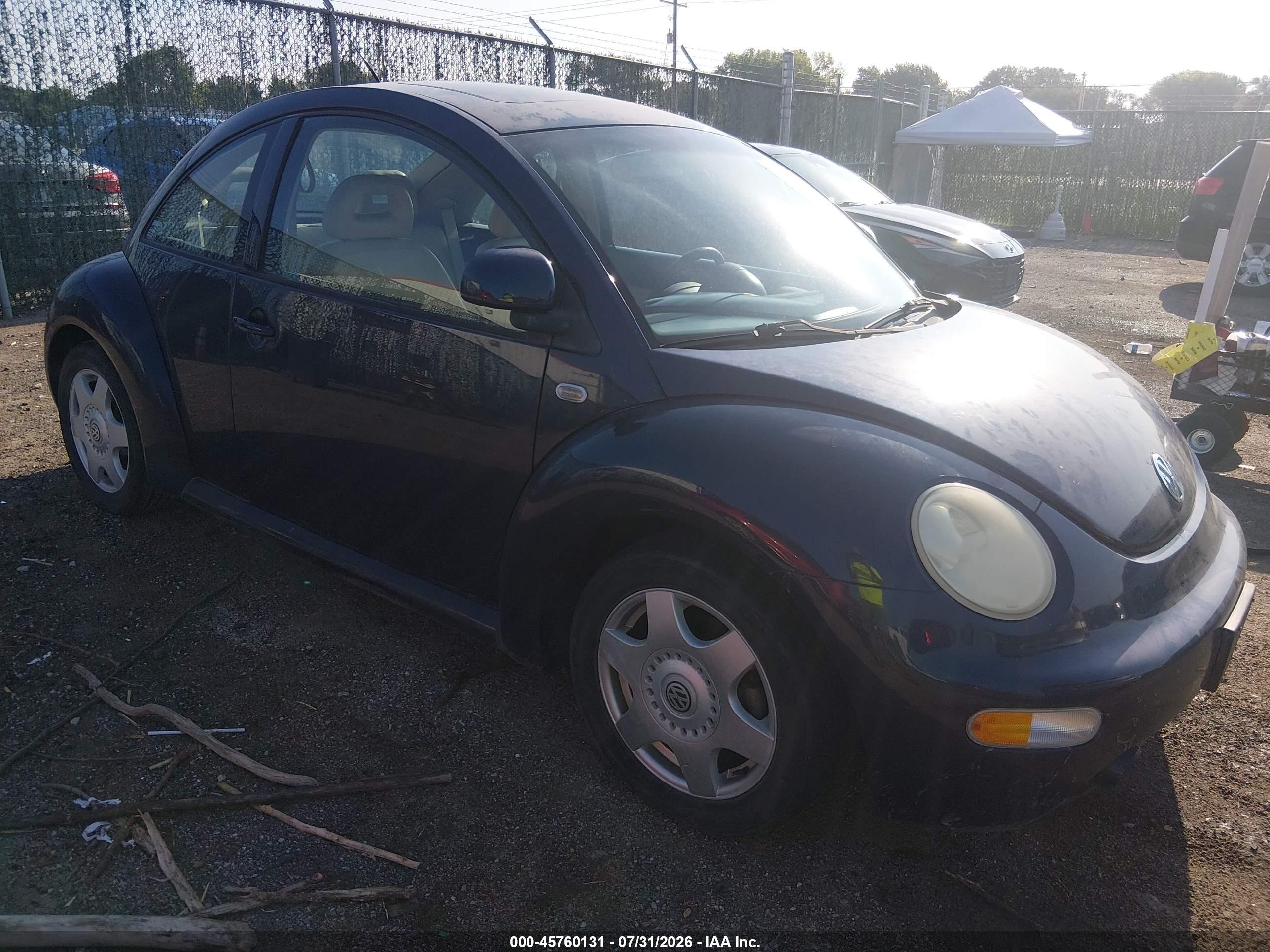 2000 Volkswagen Beetle GLS, VIN 3VWCA21C7YM410296 — Normal wear
