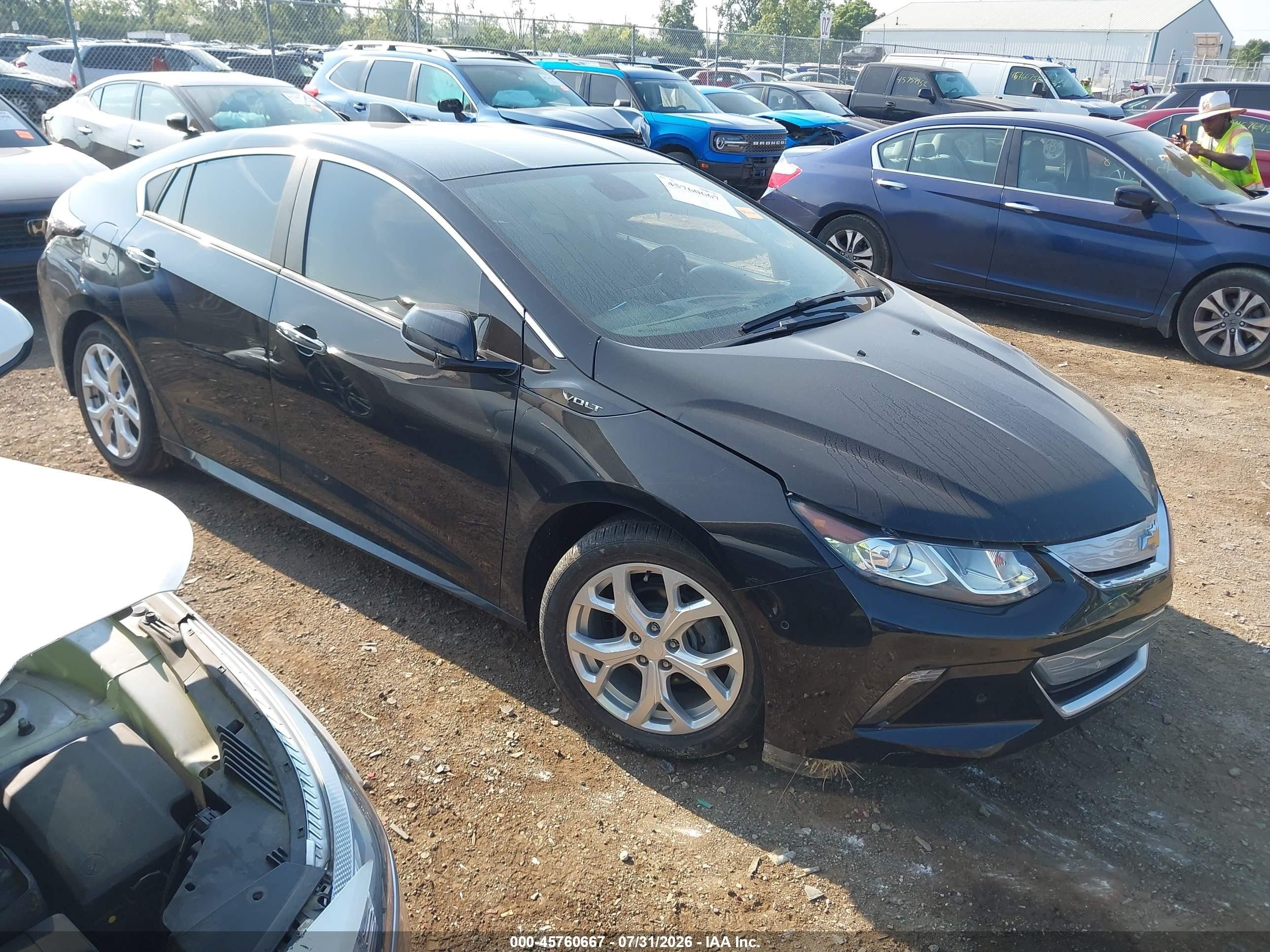 2018 Chevrolet Volt Premier, VIN 1G1RB6S50JU104861 — Front end