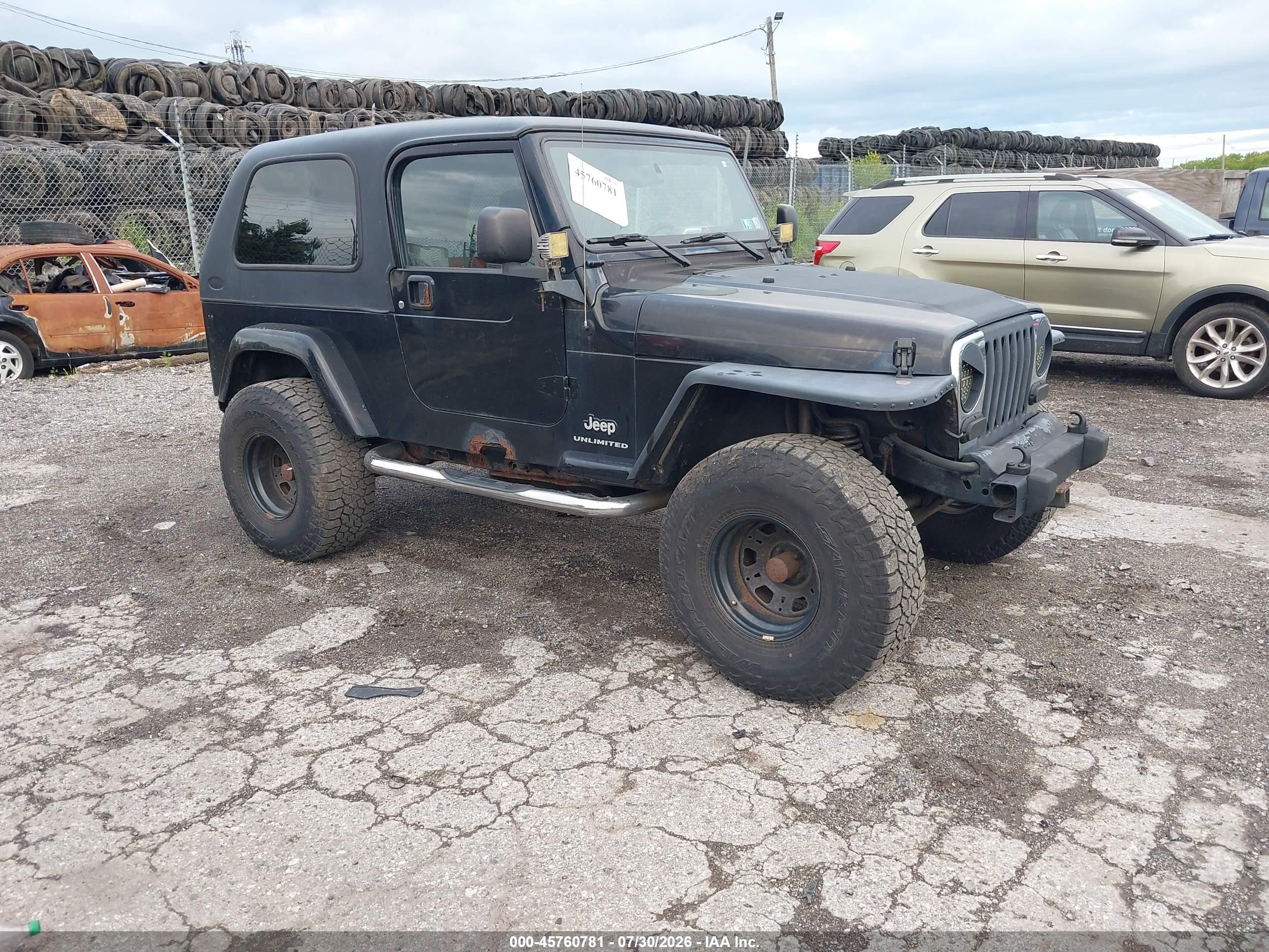 2006 Jeep Wrangler Unlimited LWB, VIN 1J4FA44S76P789588 — Side