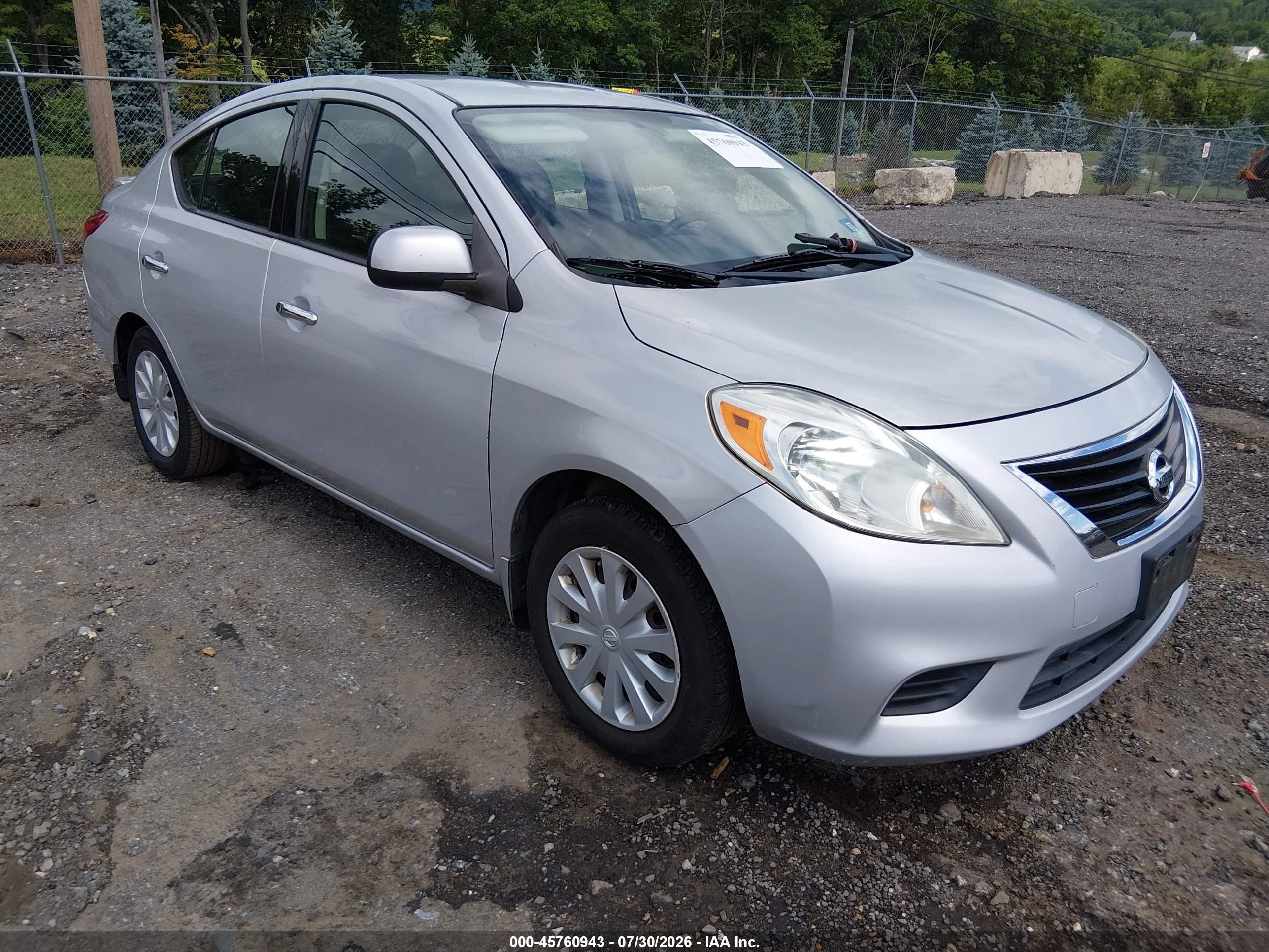 2014 Nissan Versa SV, VIN 3N1CN7AP9EK464085 — Normal wear