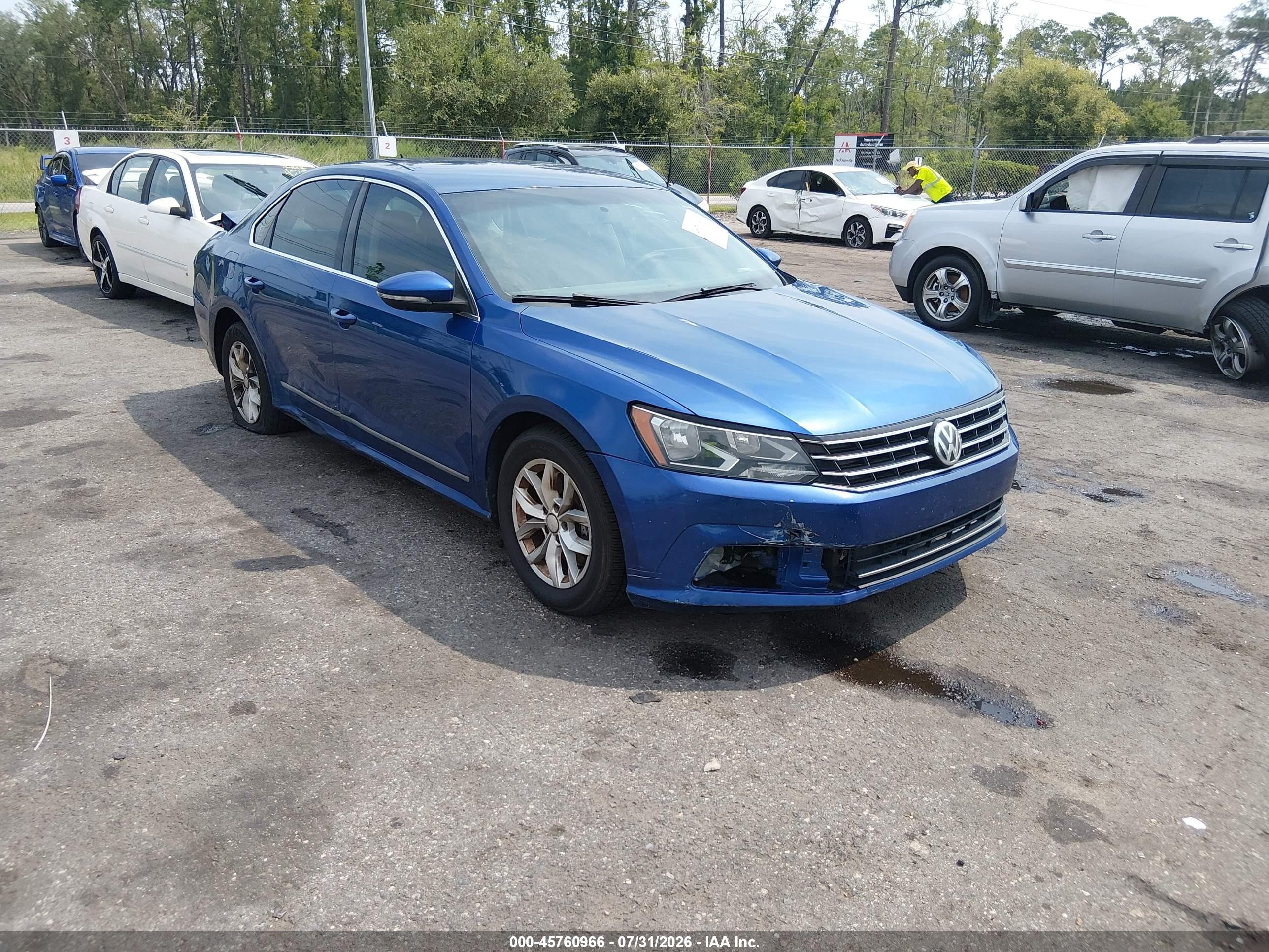2017 Volkswagen Passat S, VIN 1VWAT7A3XHC041014 — По всему кузову