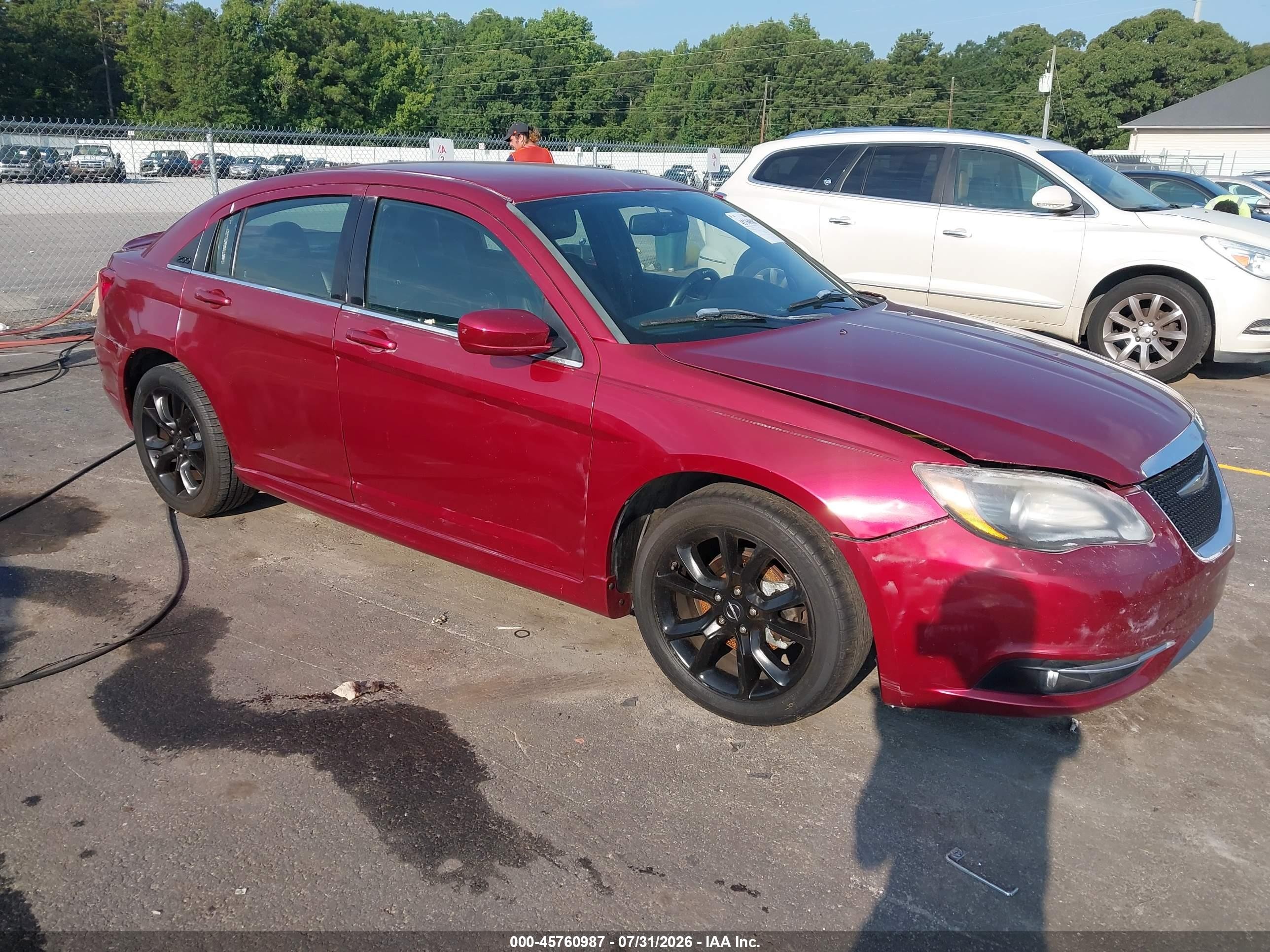 2014 Chrysler 200 Limited, VIN 1C3CCBCG8EN176785 — Перед