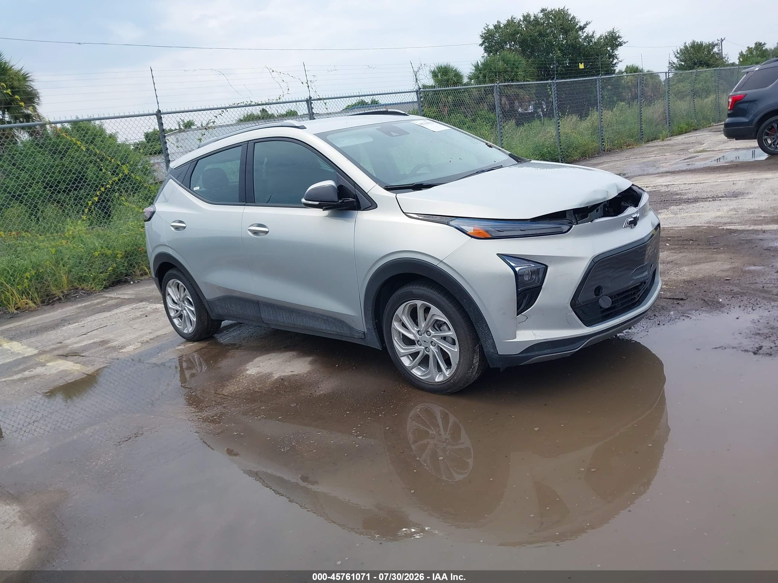 2023 Chevrolet Bolt EUV LT, VIN 1G1FY6S02P4165658 — Front end