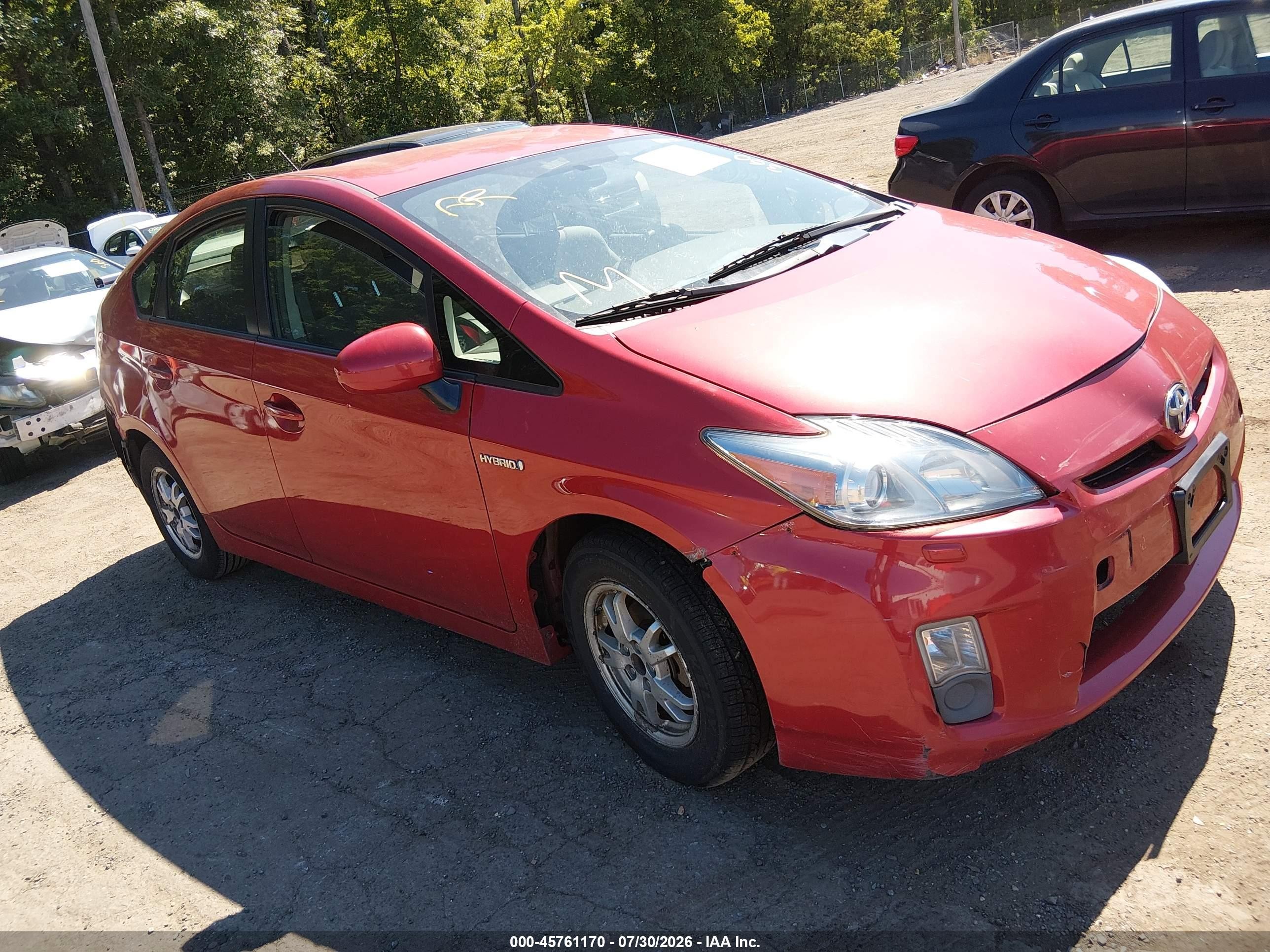 2010 Toyota Prius IV, VIN JTDKN3DU7A0164128 — Front end