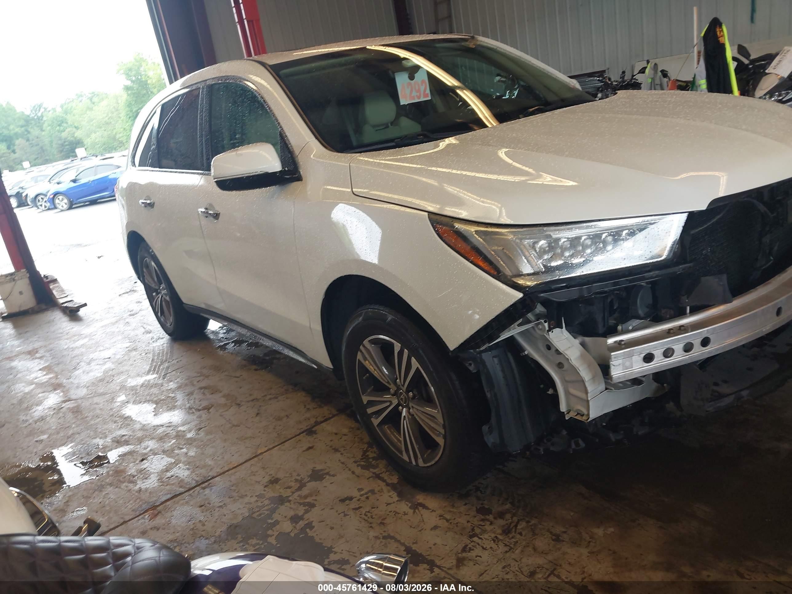 2017 Acura MDX, VIN 5J8YD4H38HL003995 — Перед