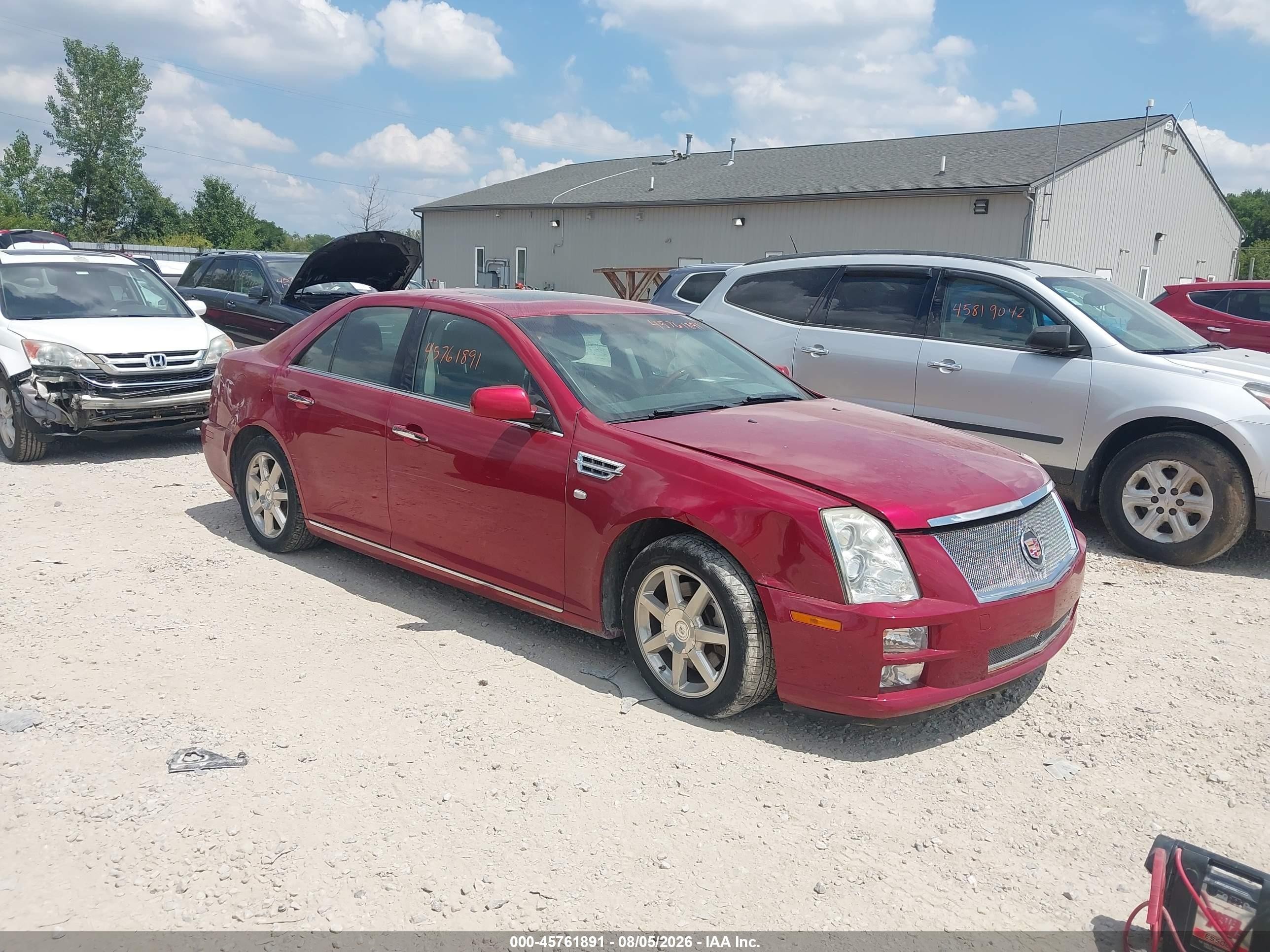 2008 Cadillac STS AWD, VIN 1G6DA67V680136814 — Перед