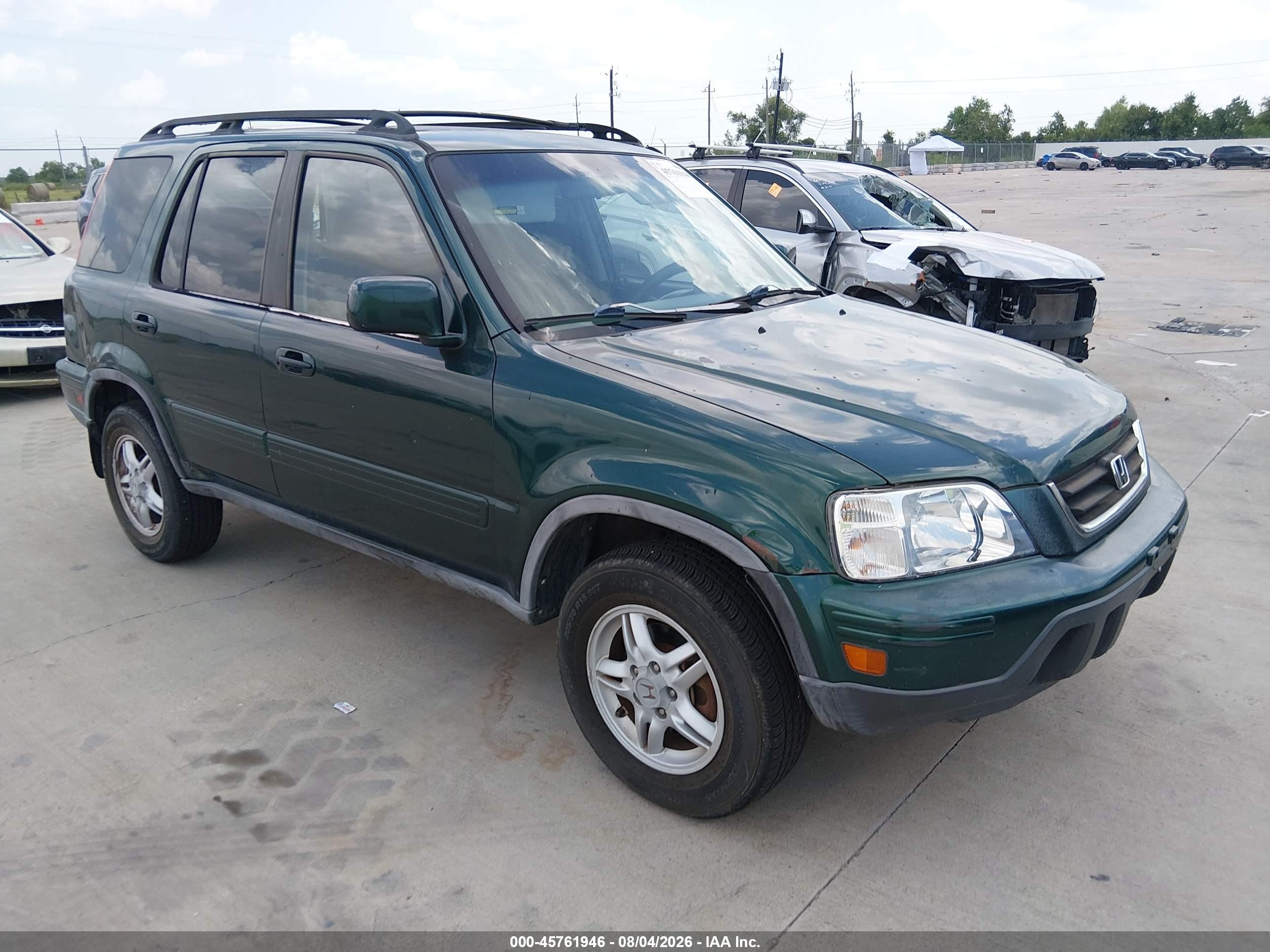 2001 Honda CR-V SE, VIN JHLRD18771C053686 — Rear end