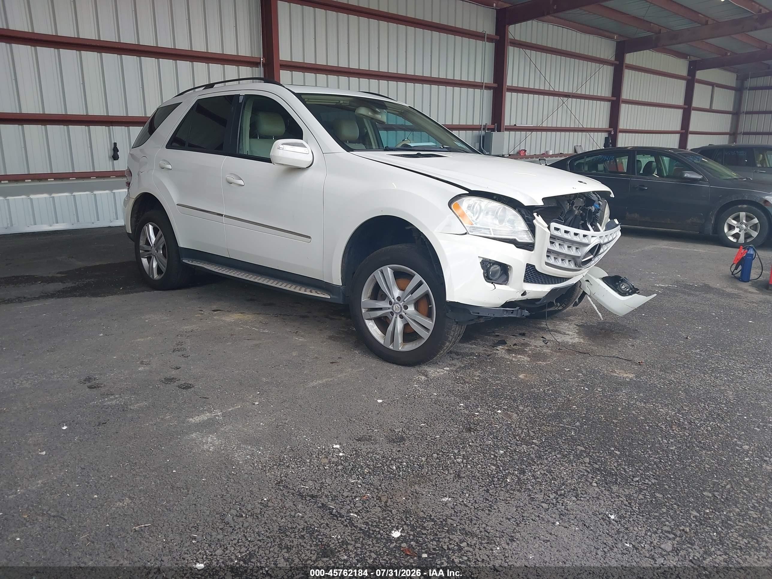 2009 Mercedes-Benz M 350, VIN 4JGBB86E79A492856 — Normal wear