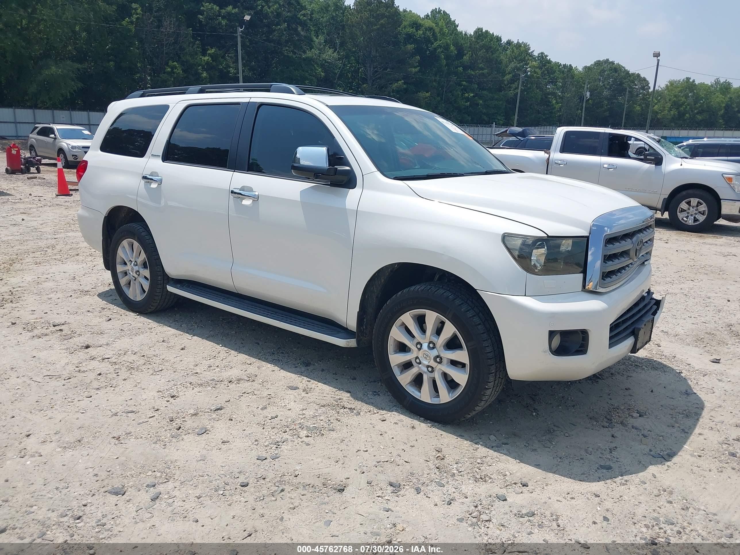 2015 Toyota Sequoia Platinum, VIN 5TDYY5G1XFS057156 — Перед