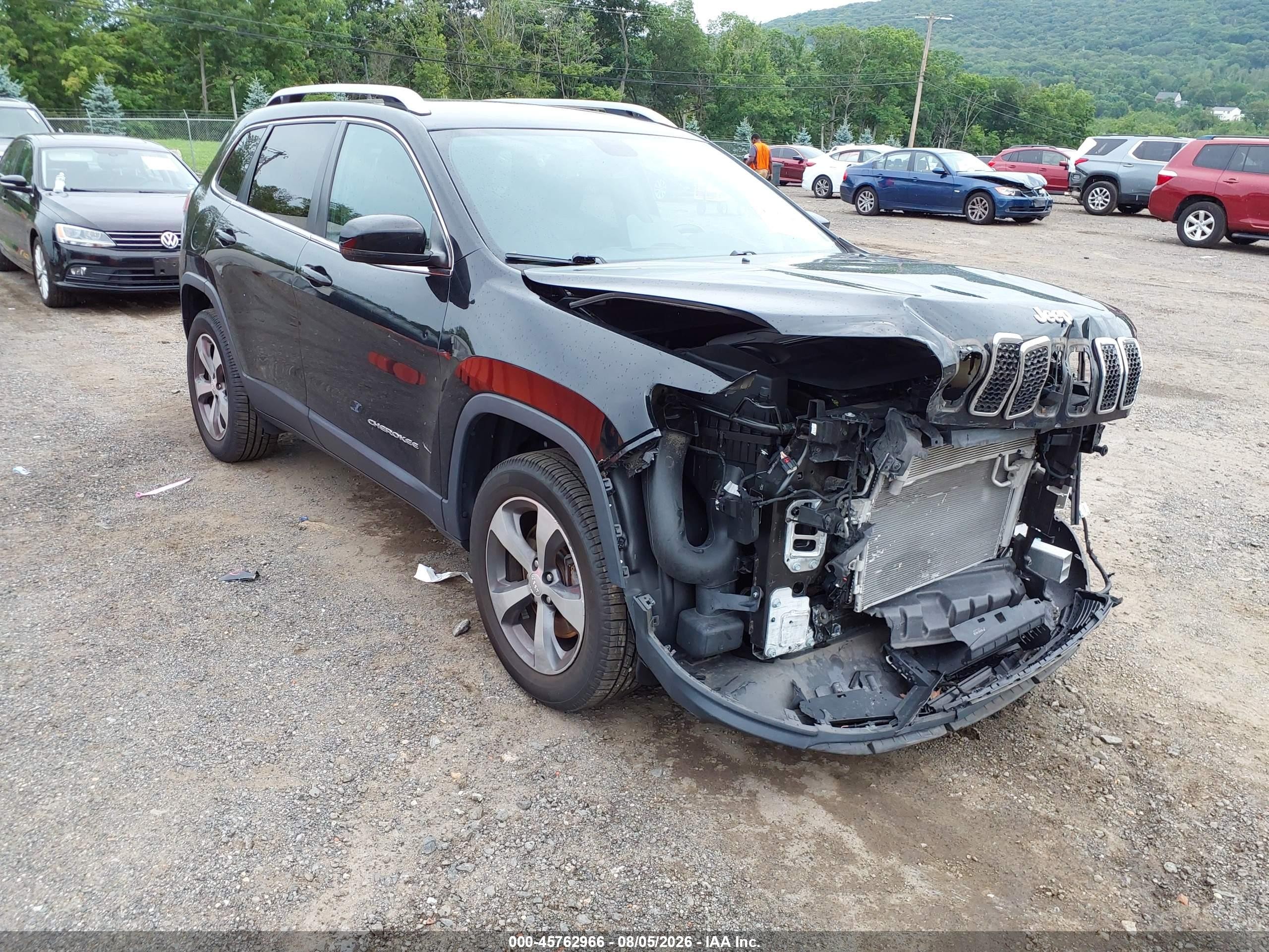 2020 Jeep Cherokee Limited, VIN 1C4PJMDX0LD559829 — Front end
