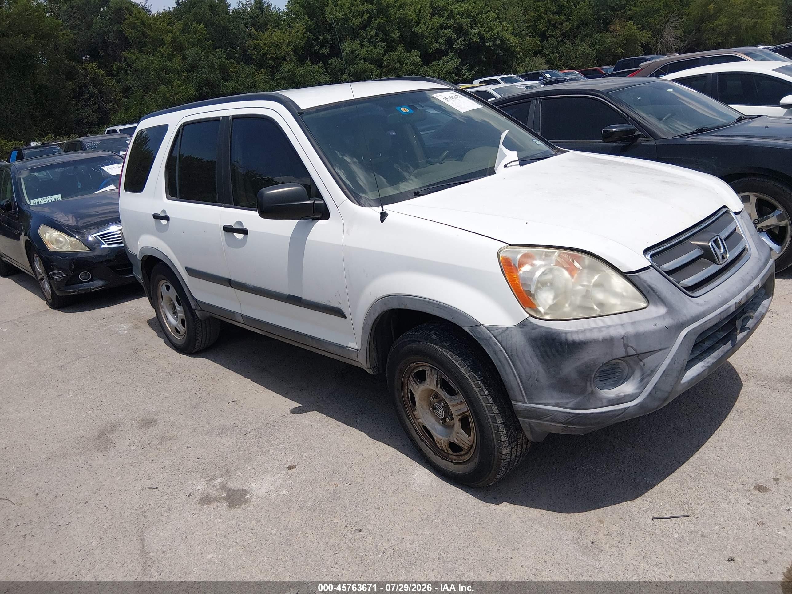 2005 Honda CR-V LX, VIN JHLRD68565C011625 — Normal wear