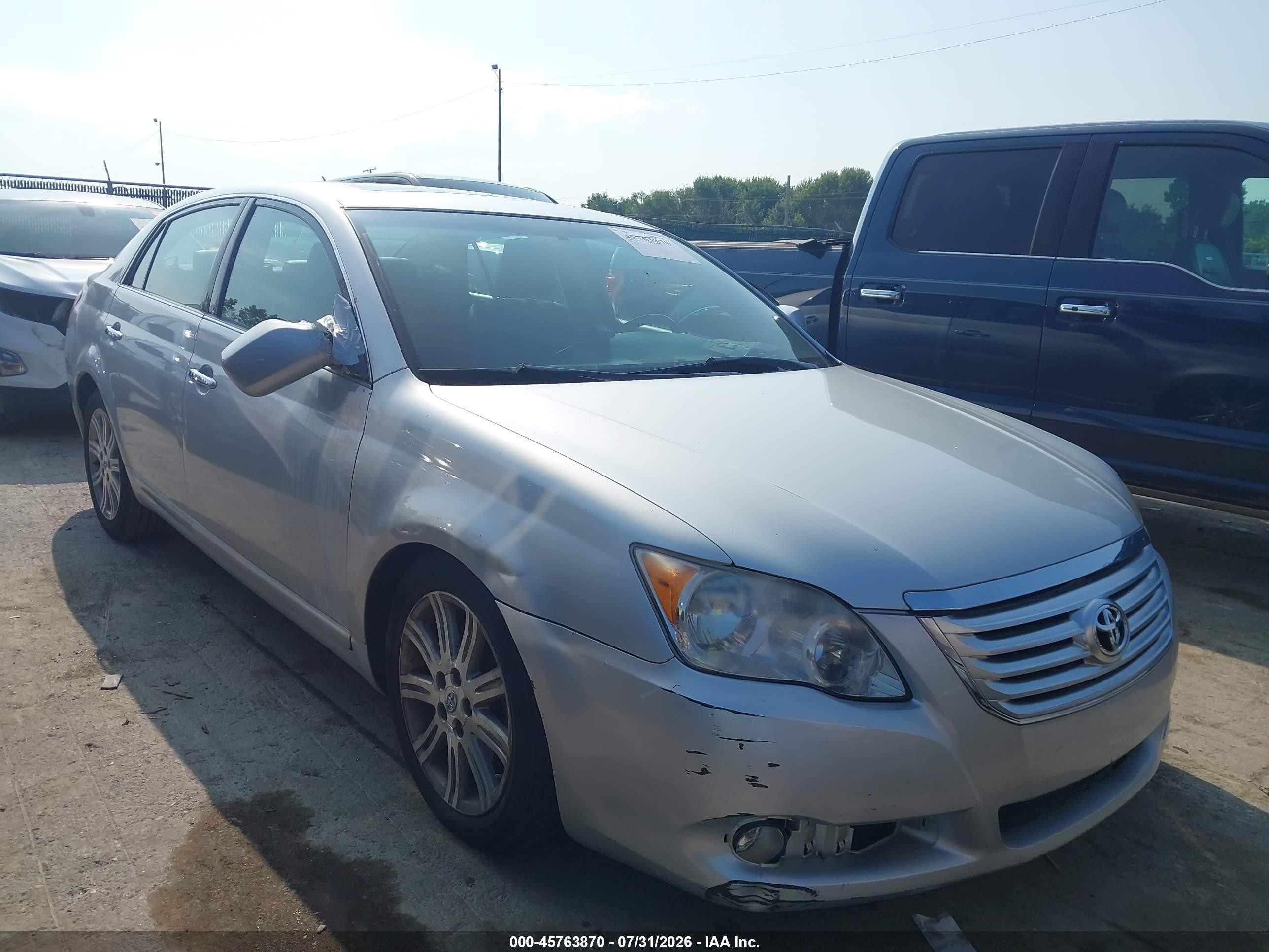 2008 Toyota Avalon Touring, VIN 4T1BK36B28U260848 — Перед