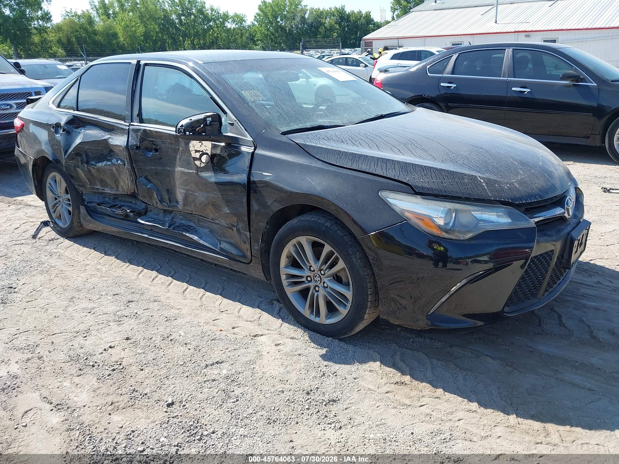 2017 Toyota Camry SE, VIN 4T1BF1FK9HU422080 — Зад