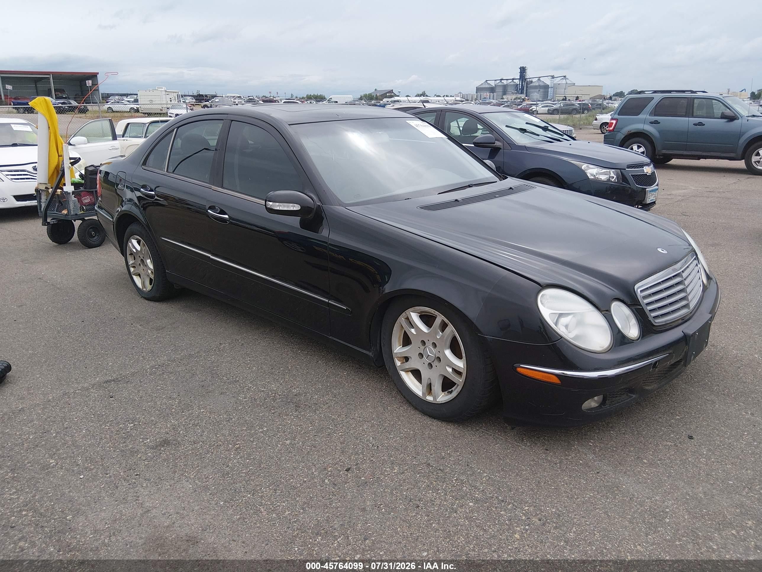 2005 Mercedes-Benz E 320, VIN WDBUF82J15X170451 — Front end