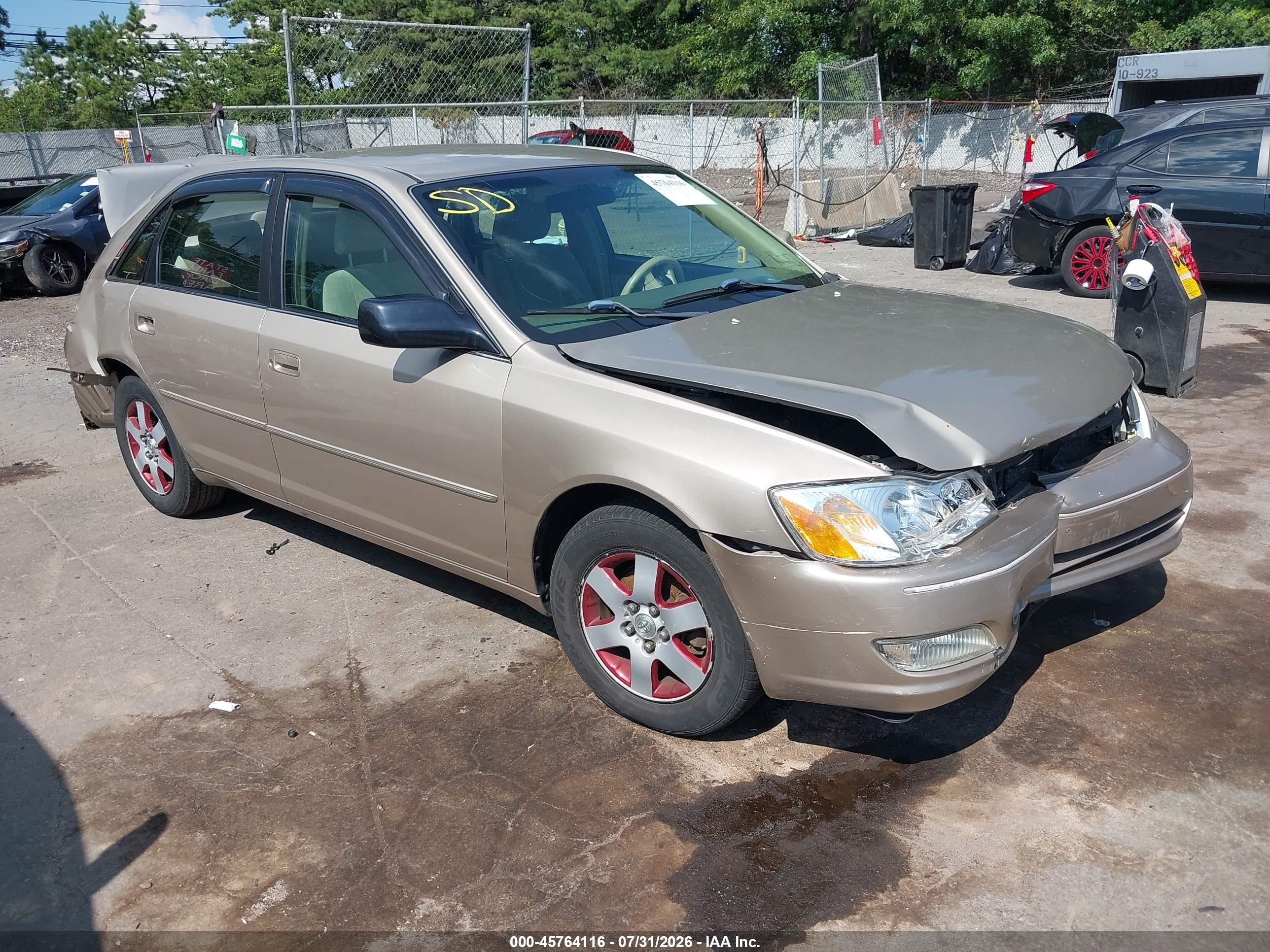 2000 Toyota Avalon XL, VIN 4T1BF28B1YU002879 — Rear end