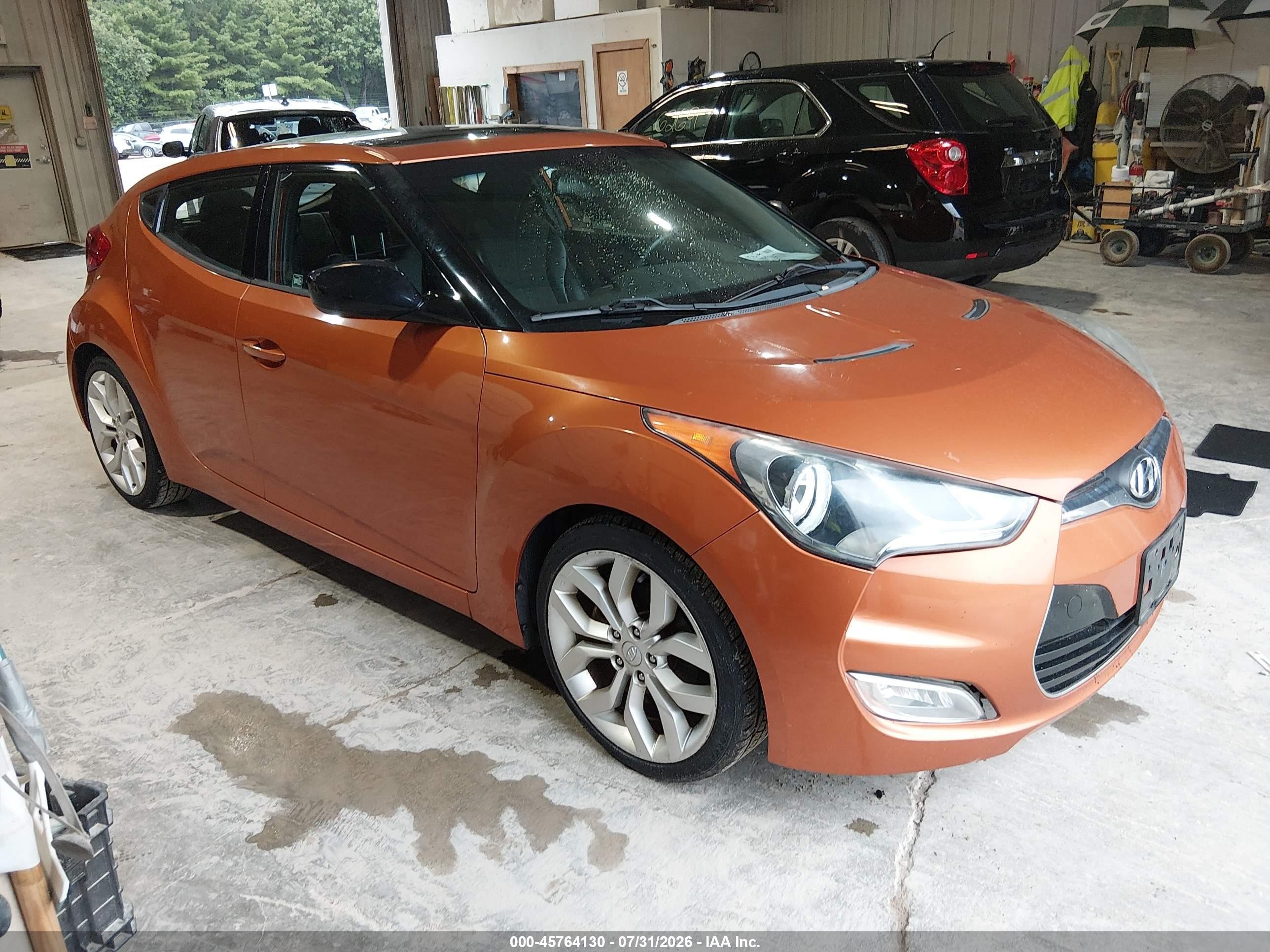 2012 Hyundai Veloster w/Gray Int, VIN KMHTC6AD7CU070371 — Rear end
