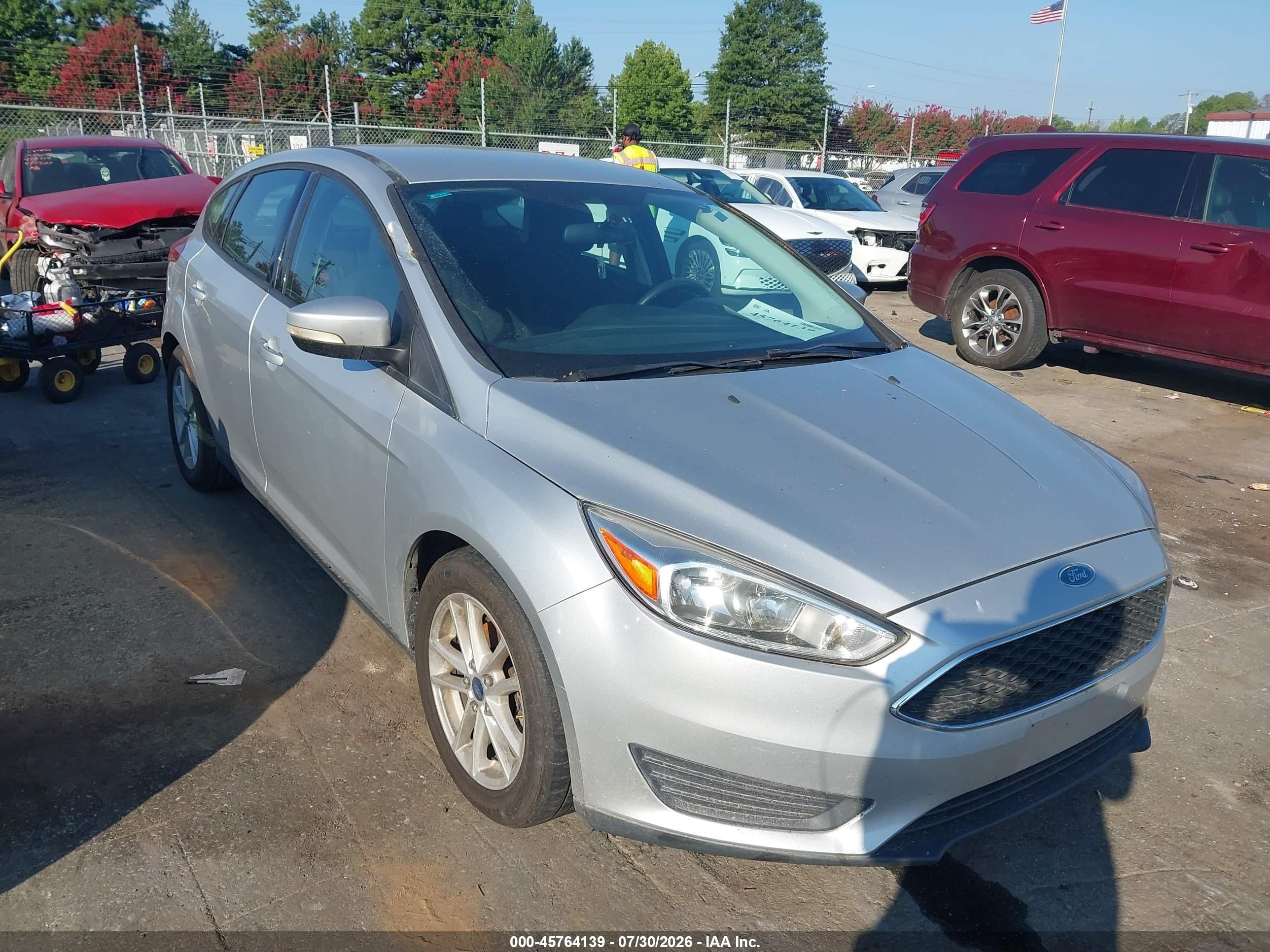 2015 Ford Focus SE, VIN 1FADP3K24FL315801 — Normal wear