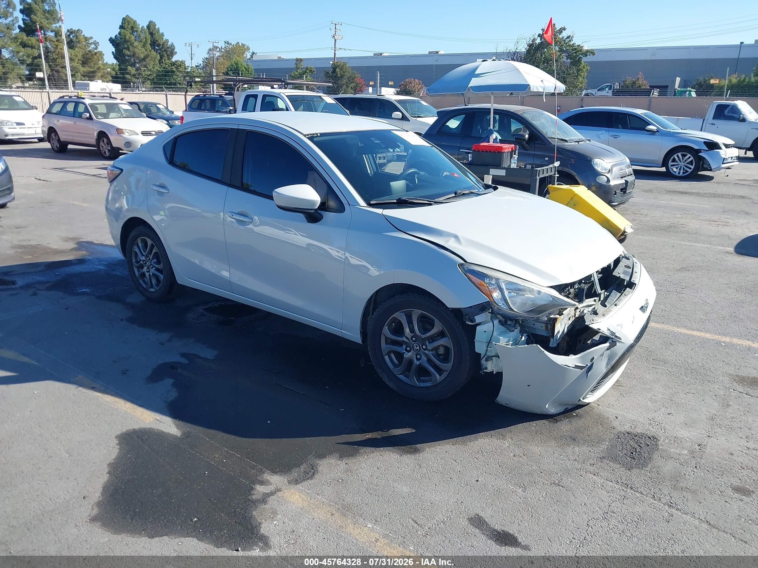 2019 Toyota Yaris L, VIN 3MYDLBYV0KY521654 — Front end