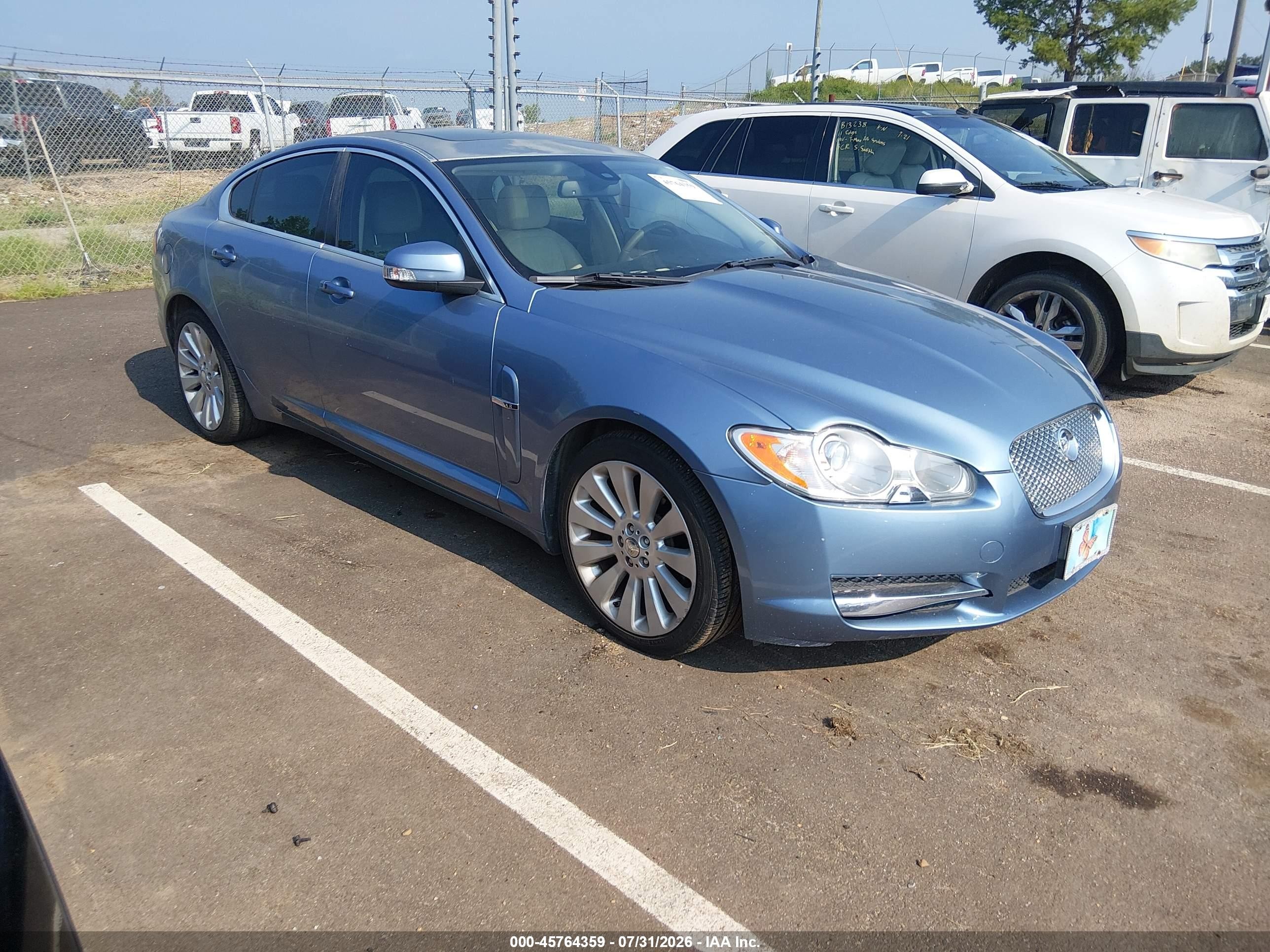 2009 Jaguar XF Premium Luxury, VIN SAJWA06B29HR13813 — Normal wear