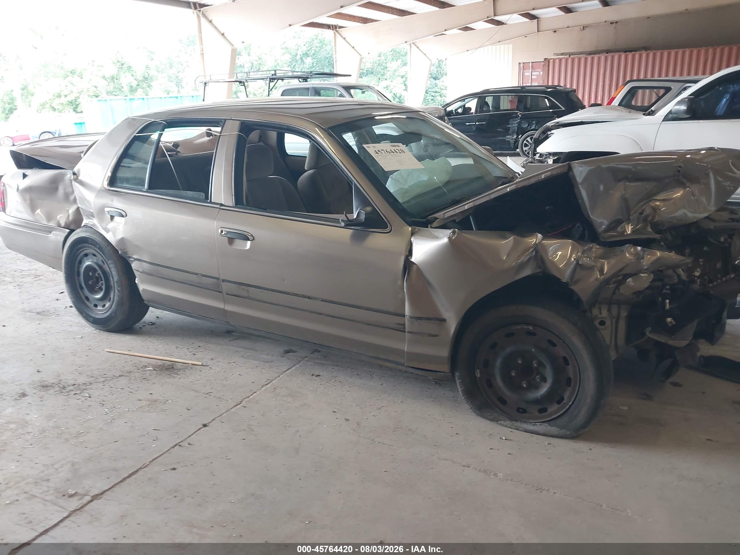 2005 Mercury Grand Marquis GS, VIN 2MEFM74W45X673922 — All over