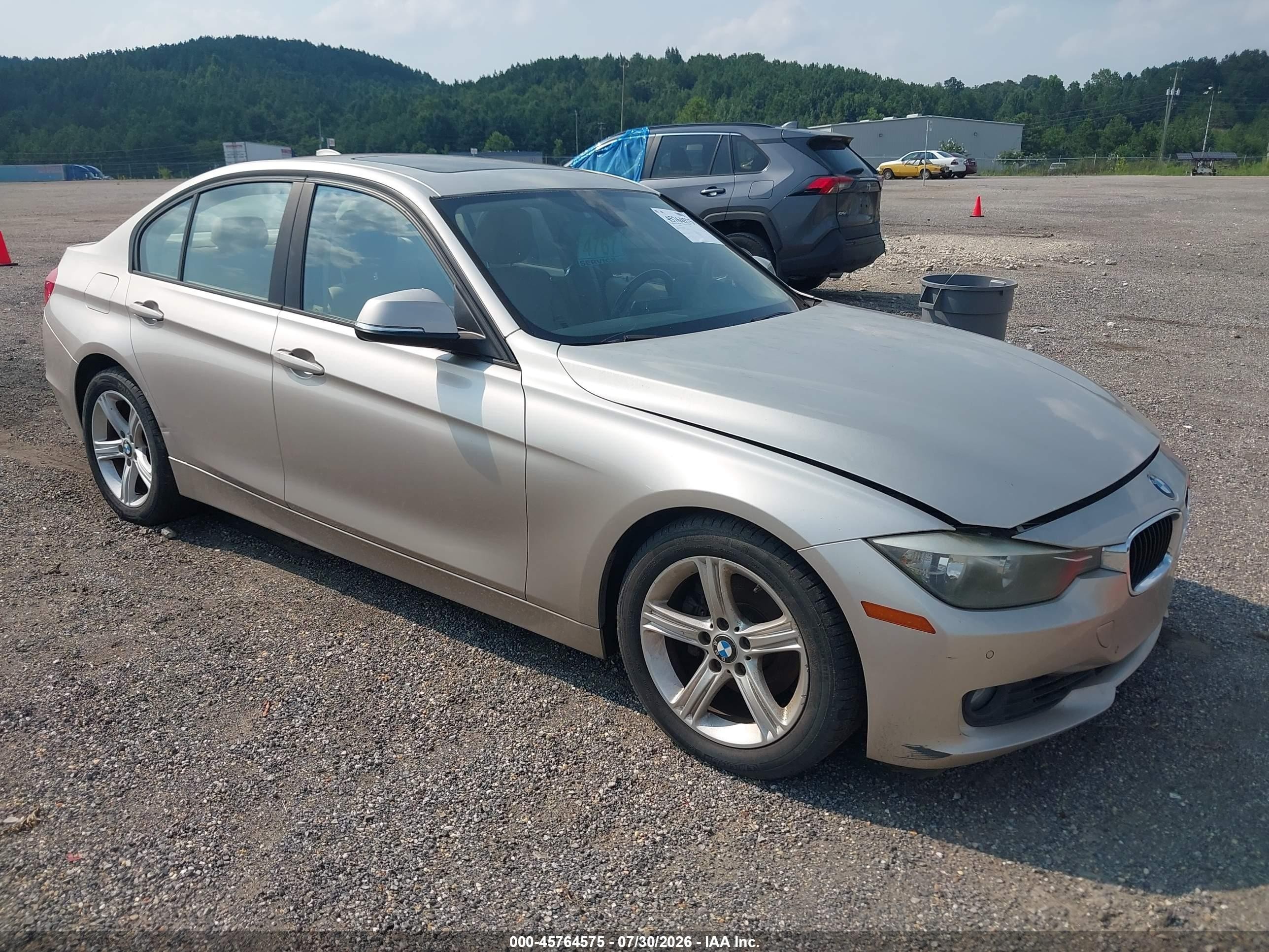 2014 BMW 3 Series 328i, VIN WBA3A5C52EJ463447 — Normal wear