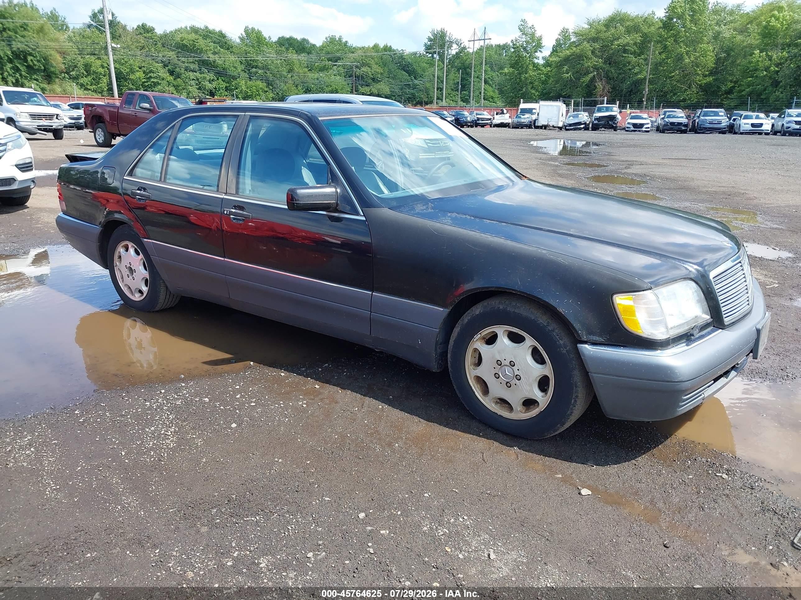 1995 Mercedes-Benz S 320, VIN WDBGA32E3SA285990 — Normal wear