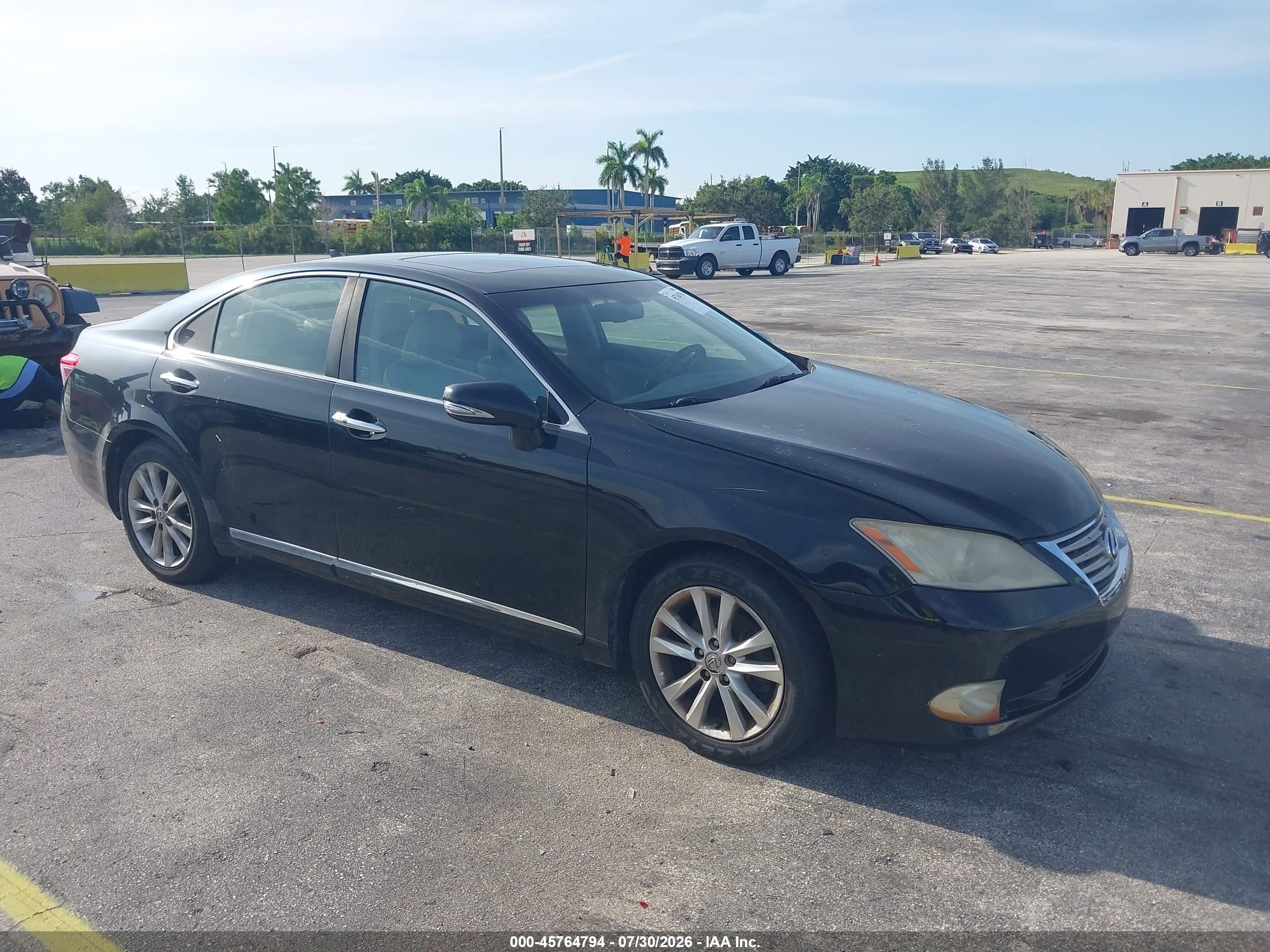 2010 Lexus ES 330, VIN JTHBK1EG8A2402822 — Normal wear