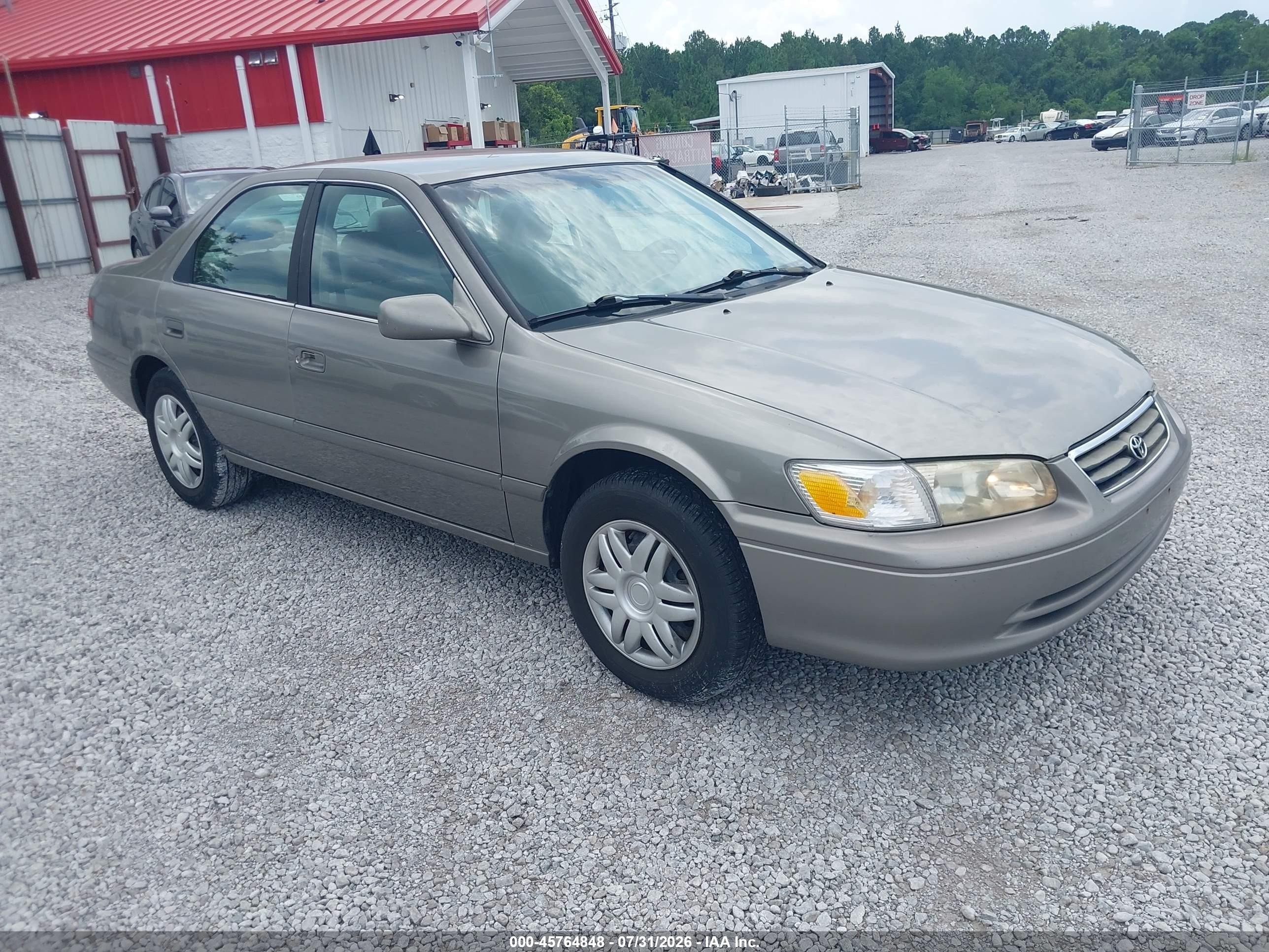 2000 Toyota Camry LE, VIN 4T1BG22K2YU695483 — Normal wear