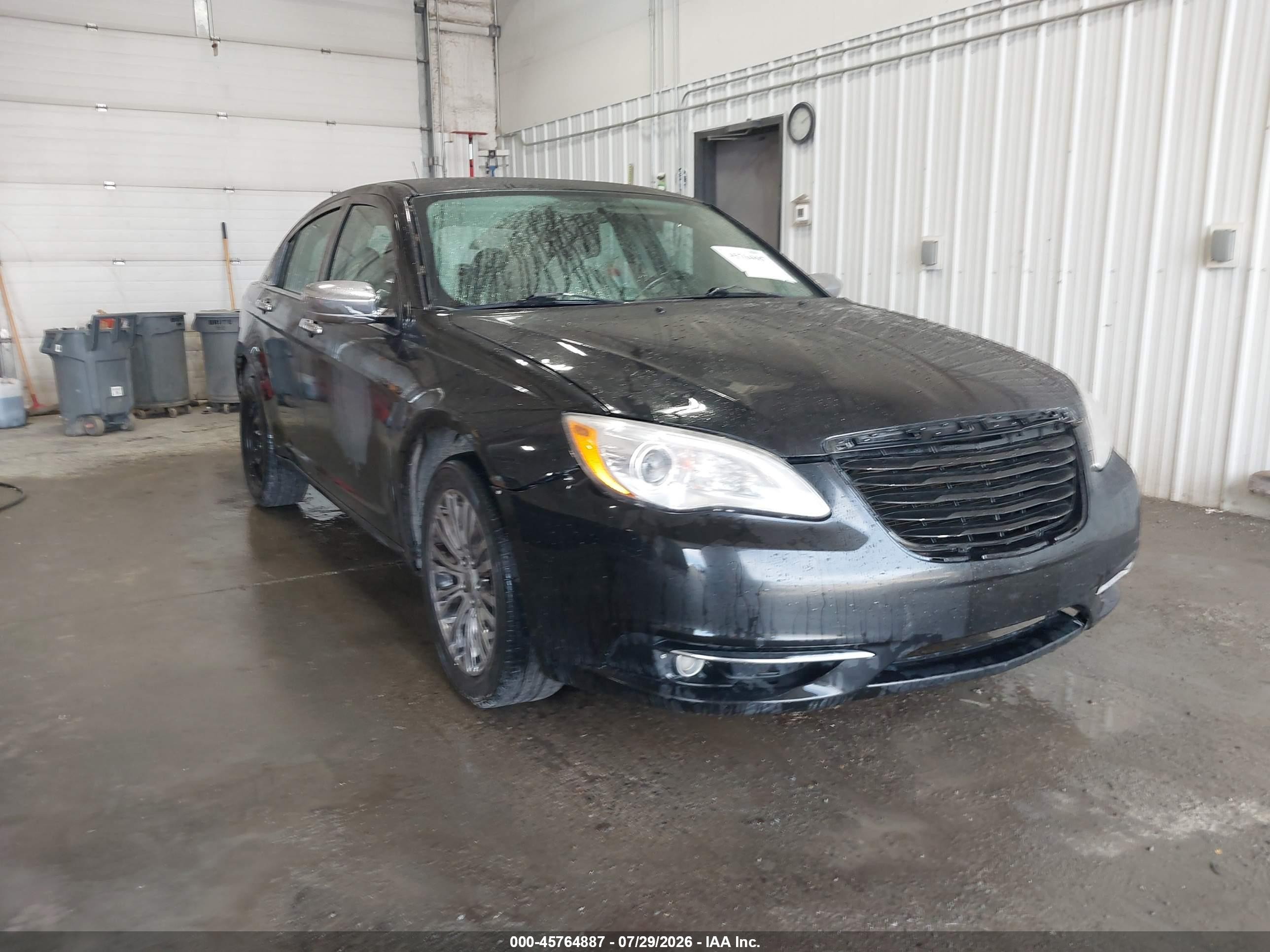 2011 Chrysler 200 Limited, VIN 1C3BC2FG8BN503687 — Перед