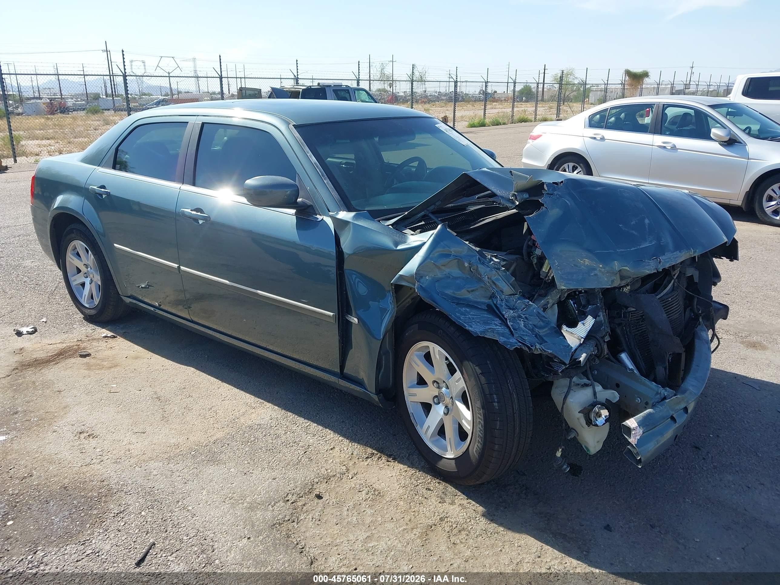 2006 Chrysler 300 Touring, VIN 2C3LA53G66H343453 — Перед