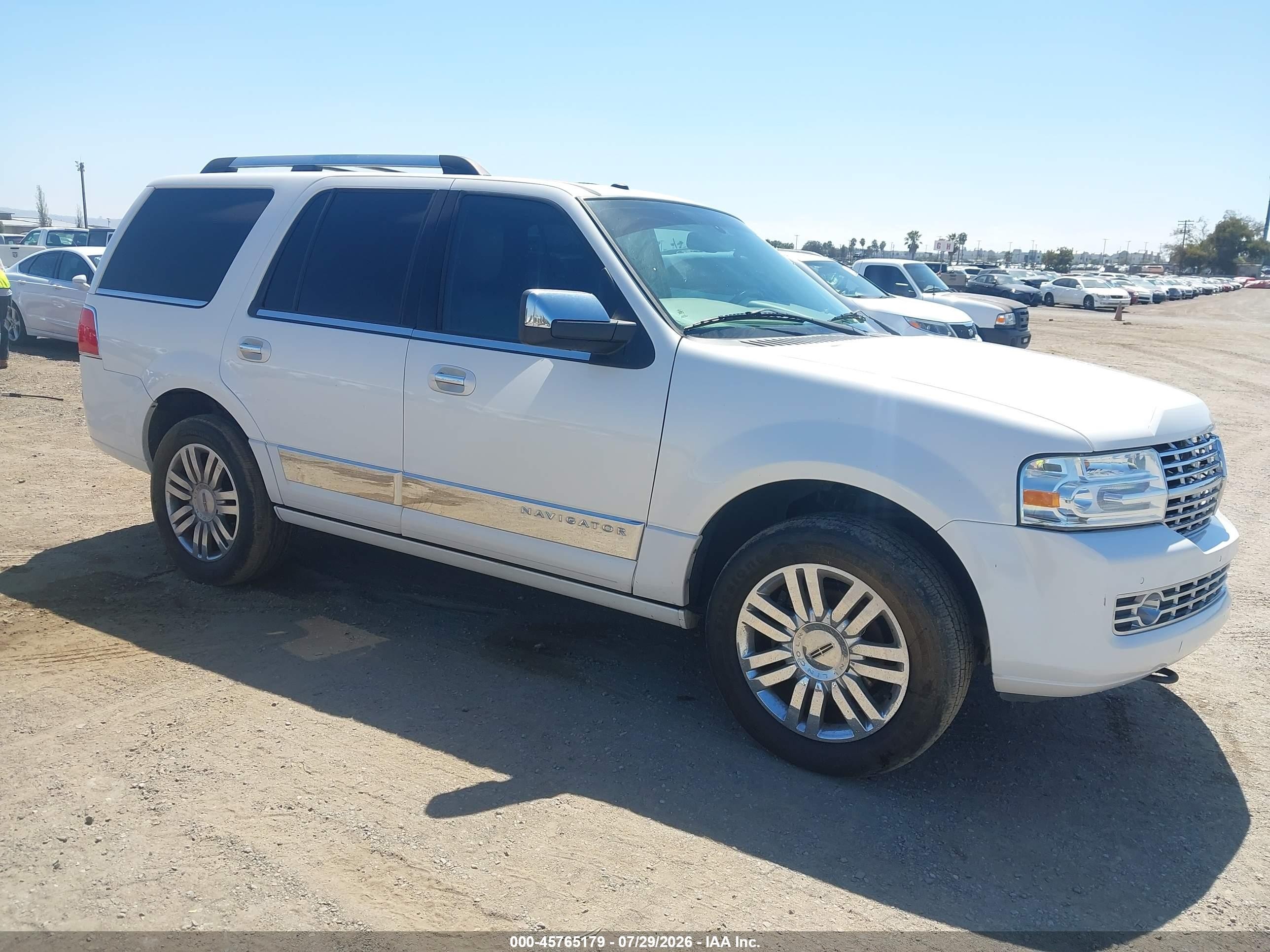 2013 Lincoln Navigator, VIN 5LMJJ2H59DEL08802 — Normal wear