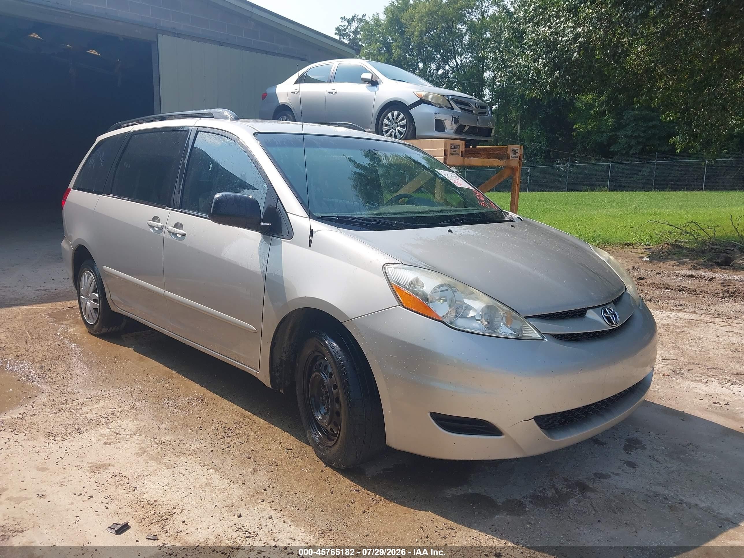 2006 Toyota Sienna LE, VIN 5TDZA23C16S586915 — Normal wear