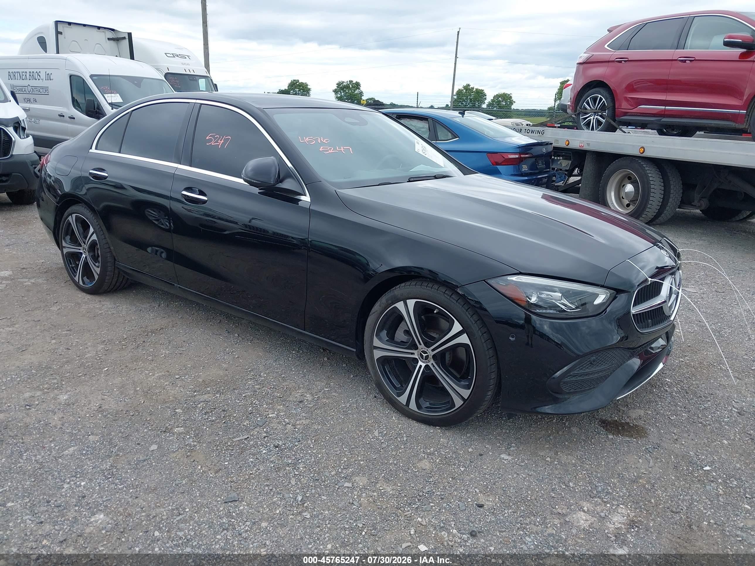2024 Mercedes-Benz C 300, VIN W1KAF4HB8RR188233 — Бок