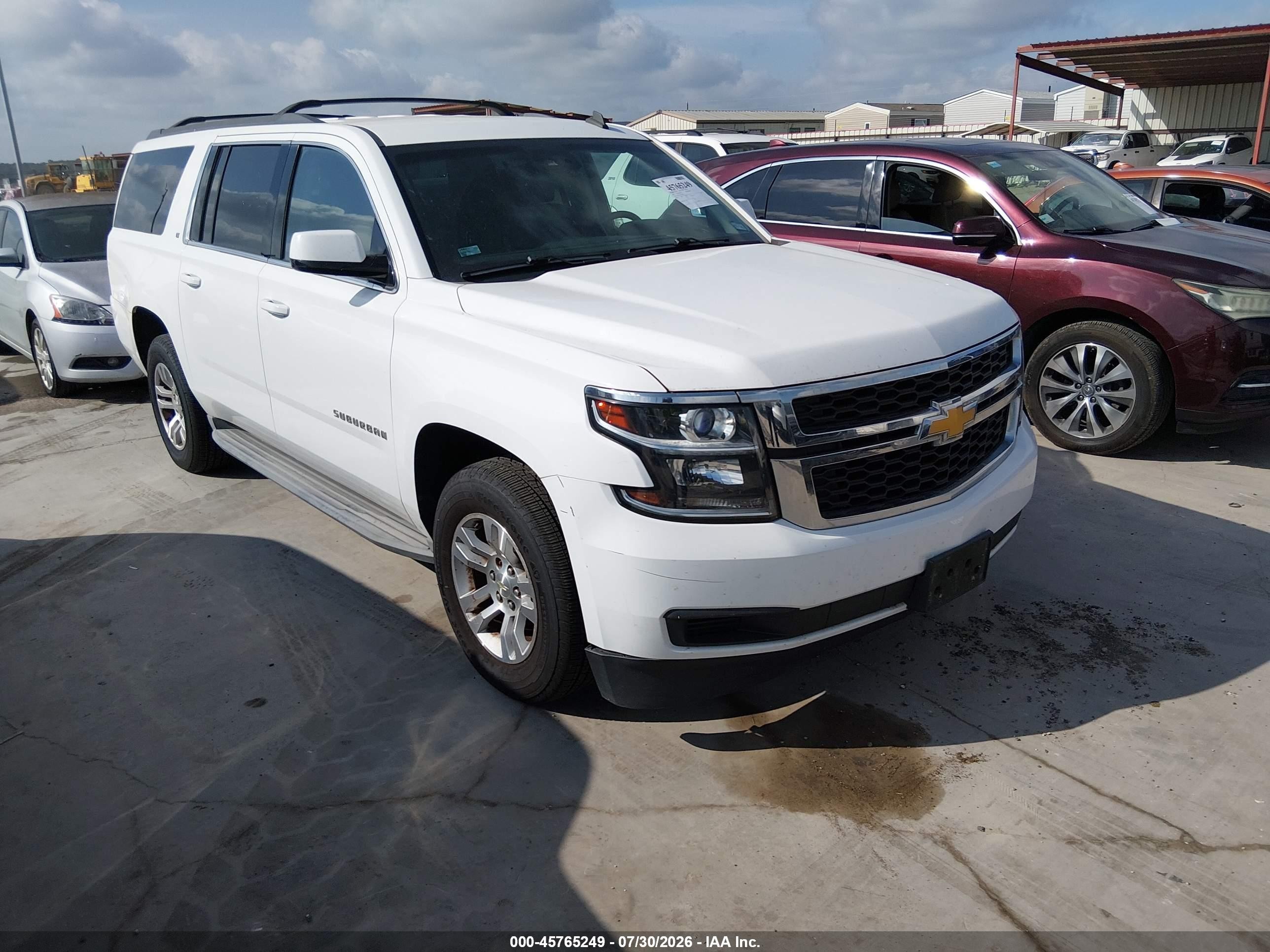 2015 Chevrolet Suburban LT, VIN 1GNSKJKC0FR142487 — Normal wear