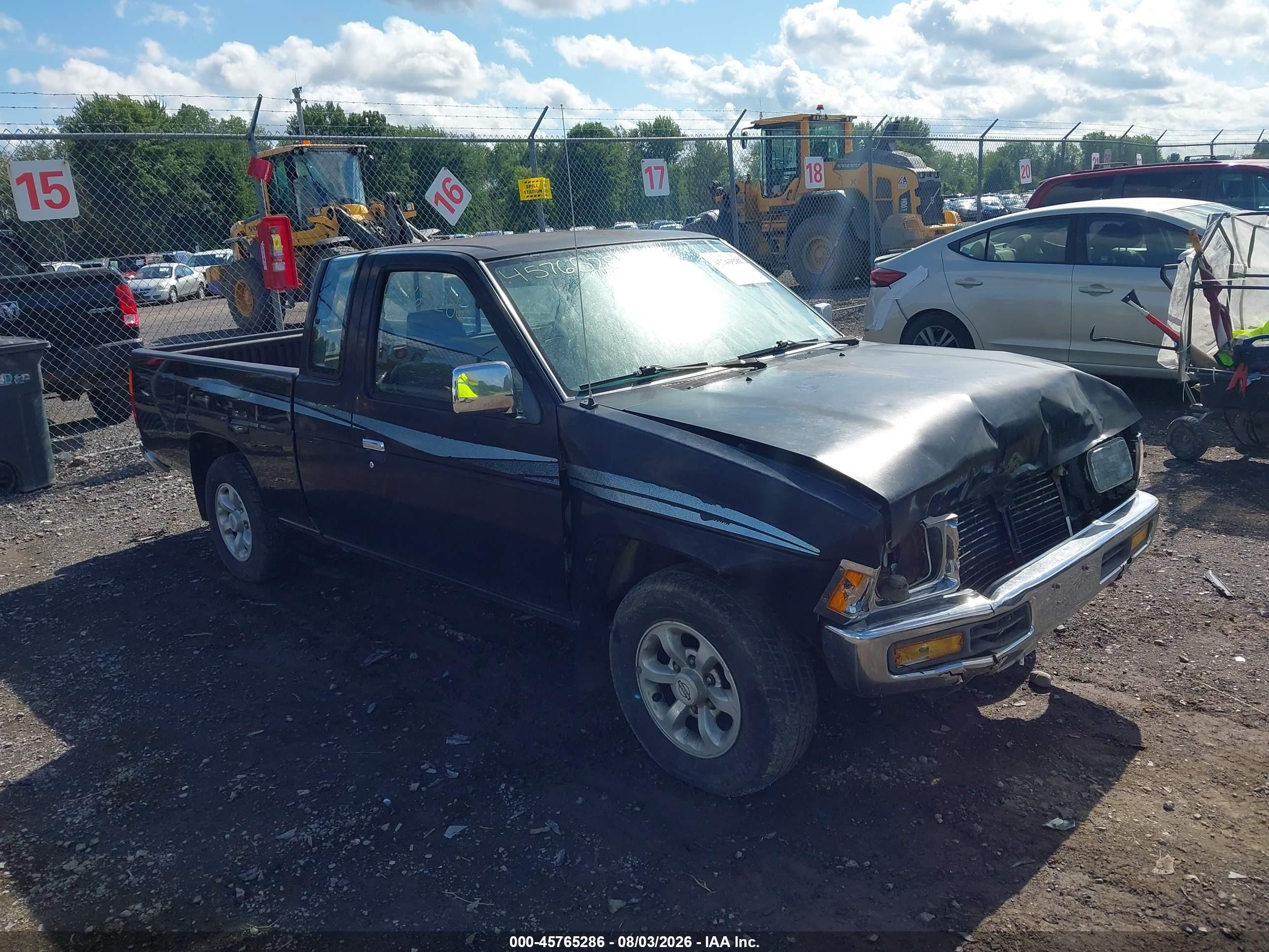 1996 Nissan Frontier XE, VIN 1N6SD16S2TC348698 — Front end