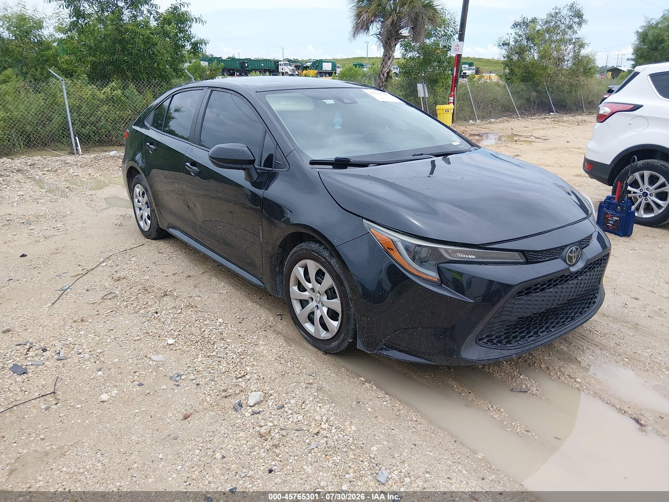 2021 Toyota Corolla LE, VIN 5YFEPMAE8MP268812 — Side