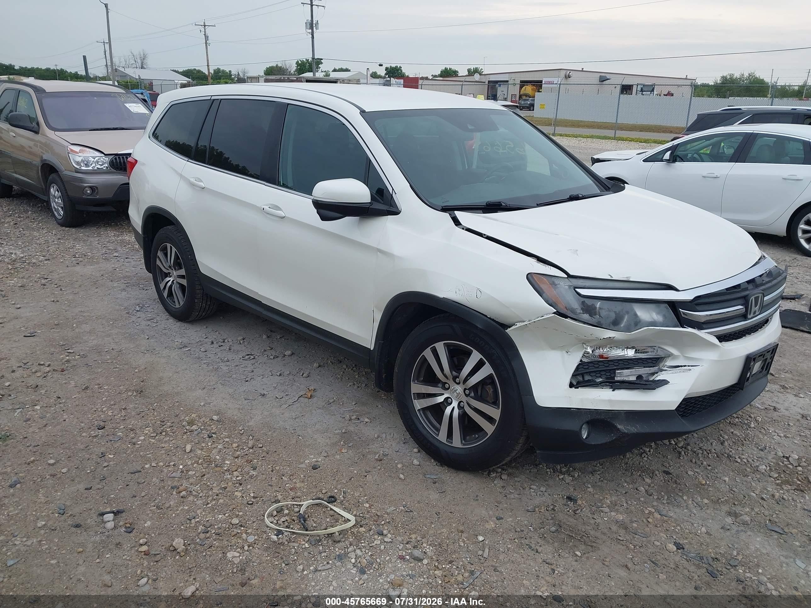 2017 Honda Pilot EX, VIN 5FNYF6H45HB031429 — Front end